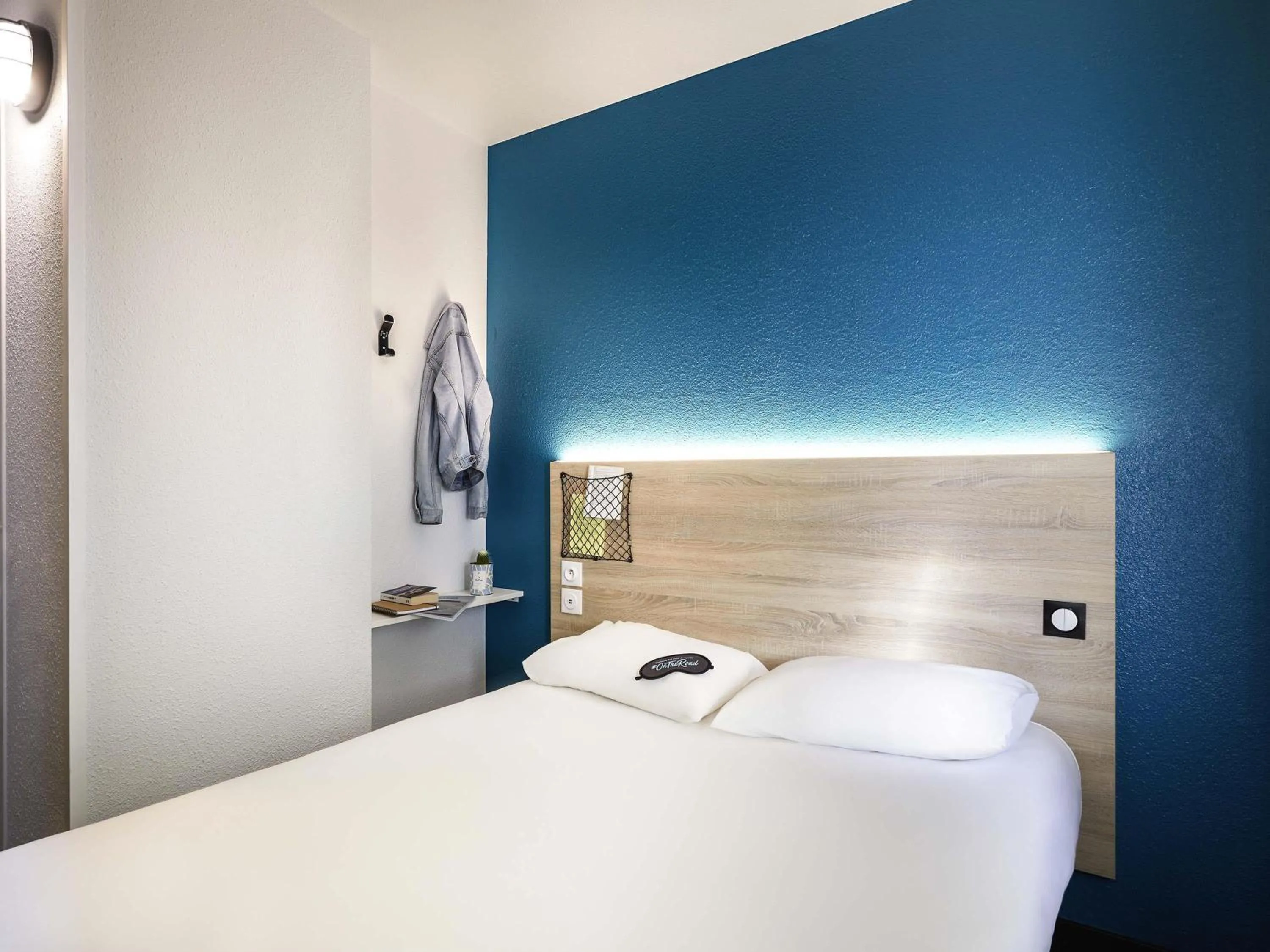 Cabrio Room with Private Bathroom in hotelF1 Rouen Zénith Parc Expo