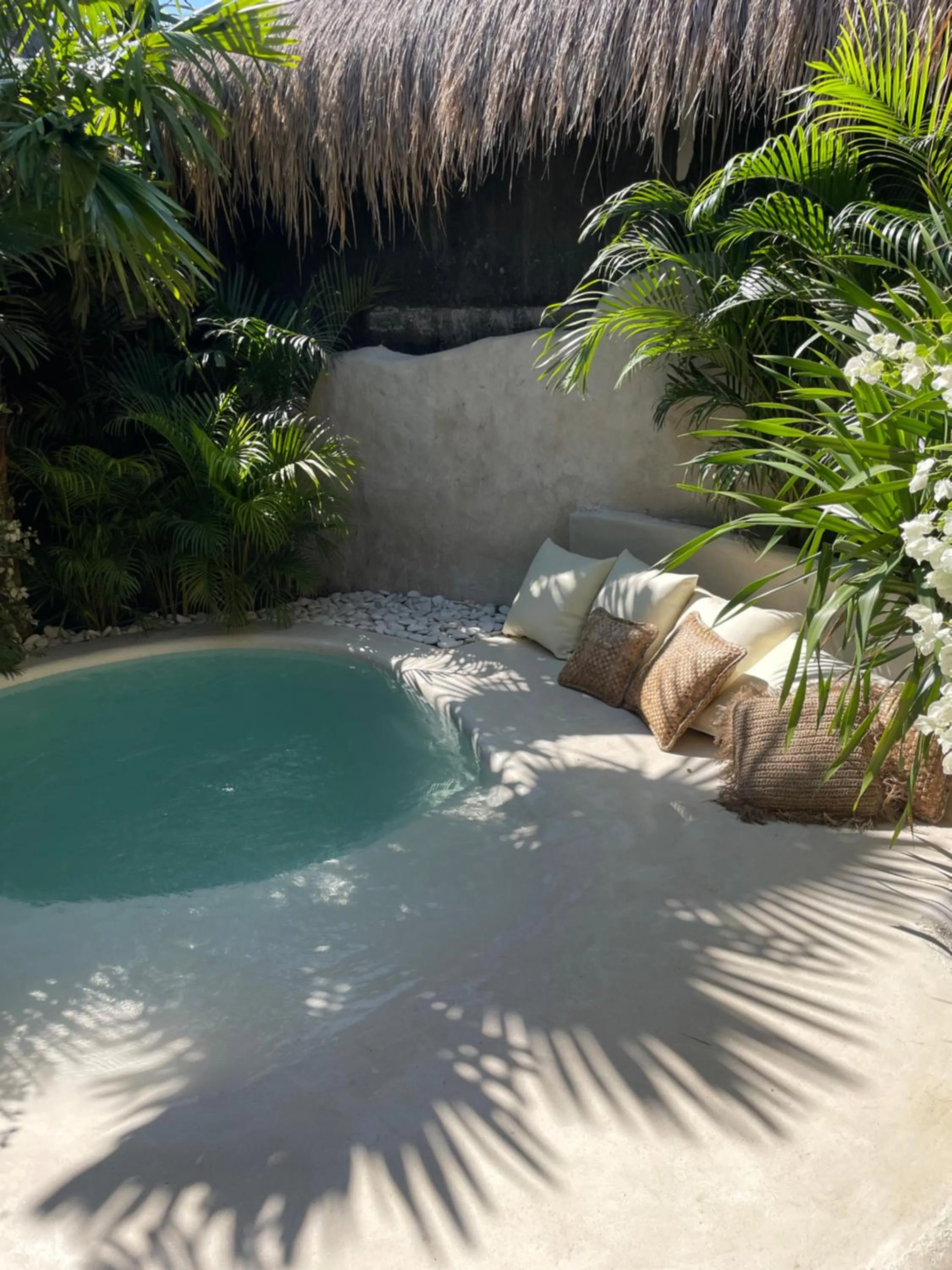 Bungalow "Mao" with Plunge pool in La Cabane