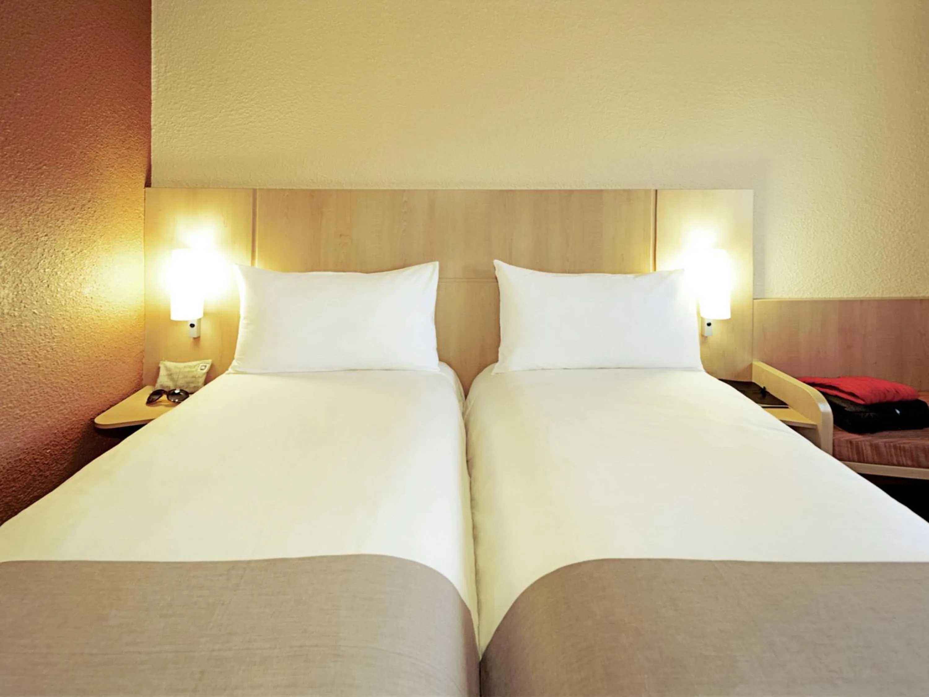 Standard Twin Room in ibis Montes Claros Shopping
