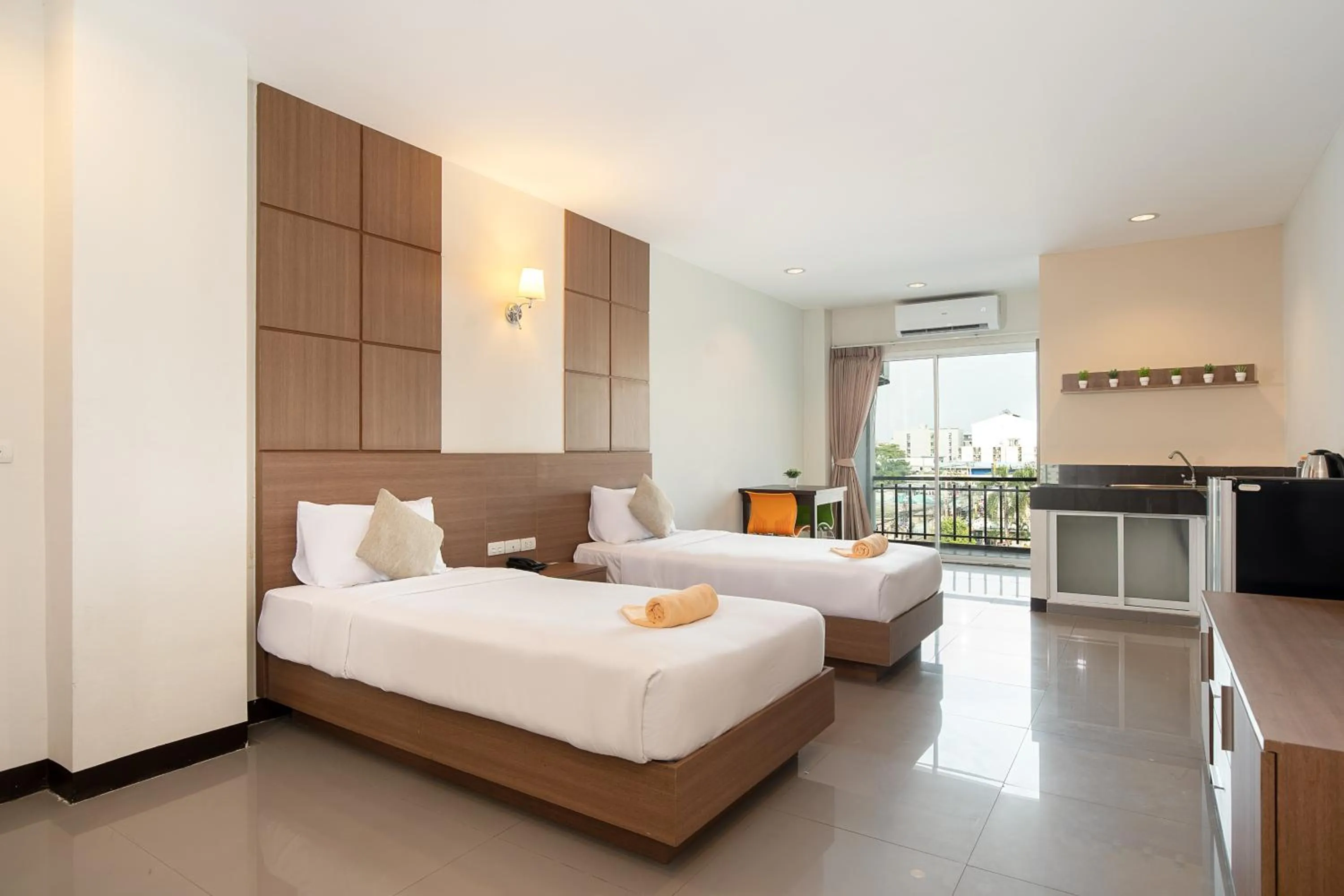 Superior Twin Room in LeeNova Place