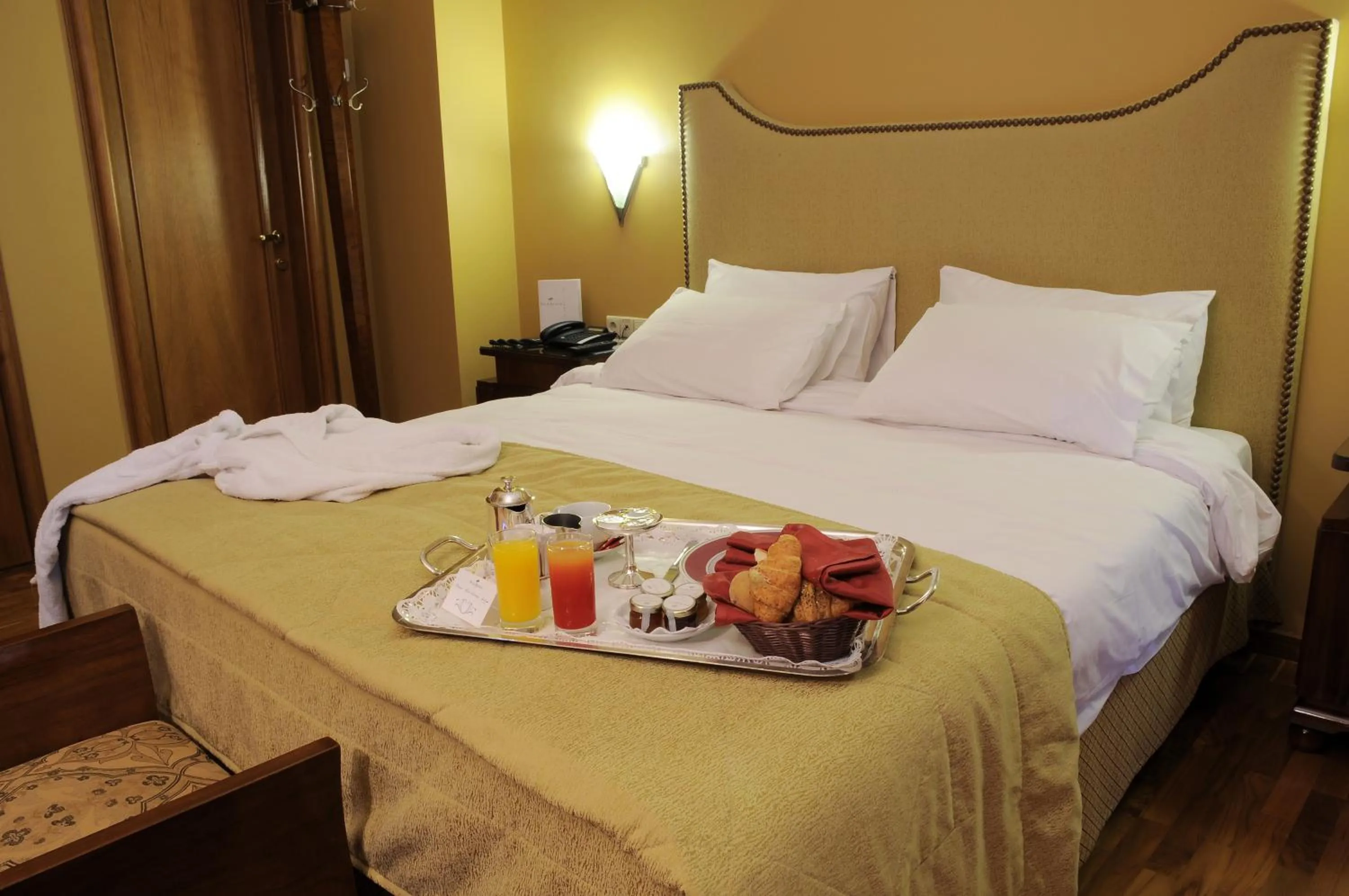 Junior Suite in Warwick Palm Beach Hotel