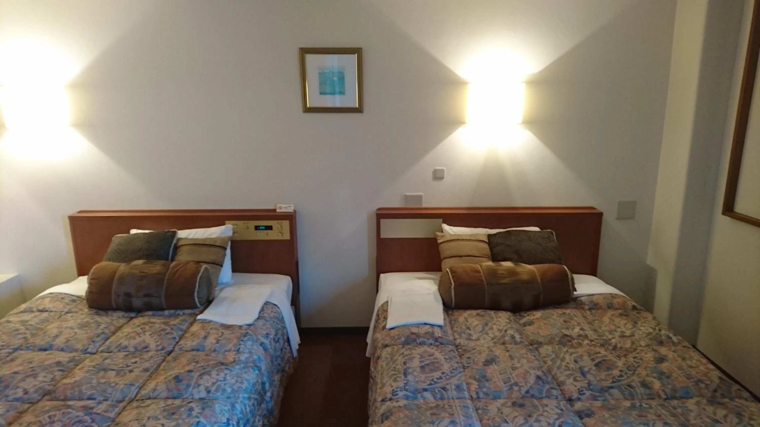 Twin Room - Non-Smoking in Kuretake-Inn Iwata