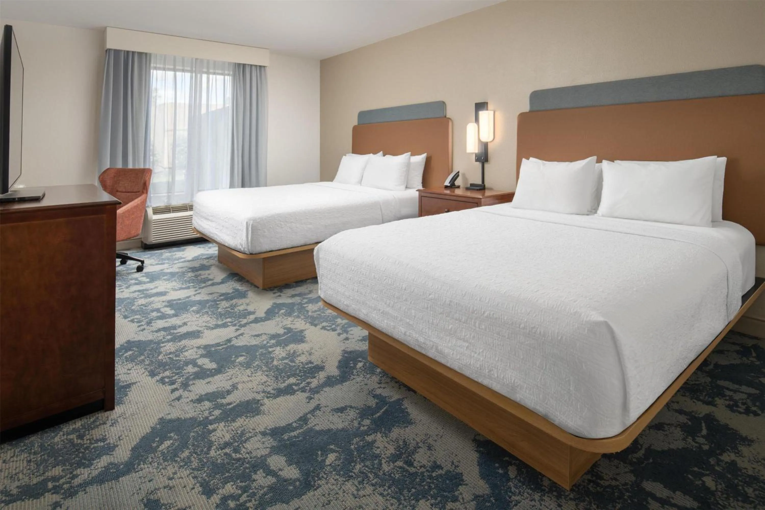 Queen Room with Two Queen Beds - Mobility and Hearing Access/Non-Smoking in Hampton Inn Kimball