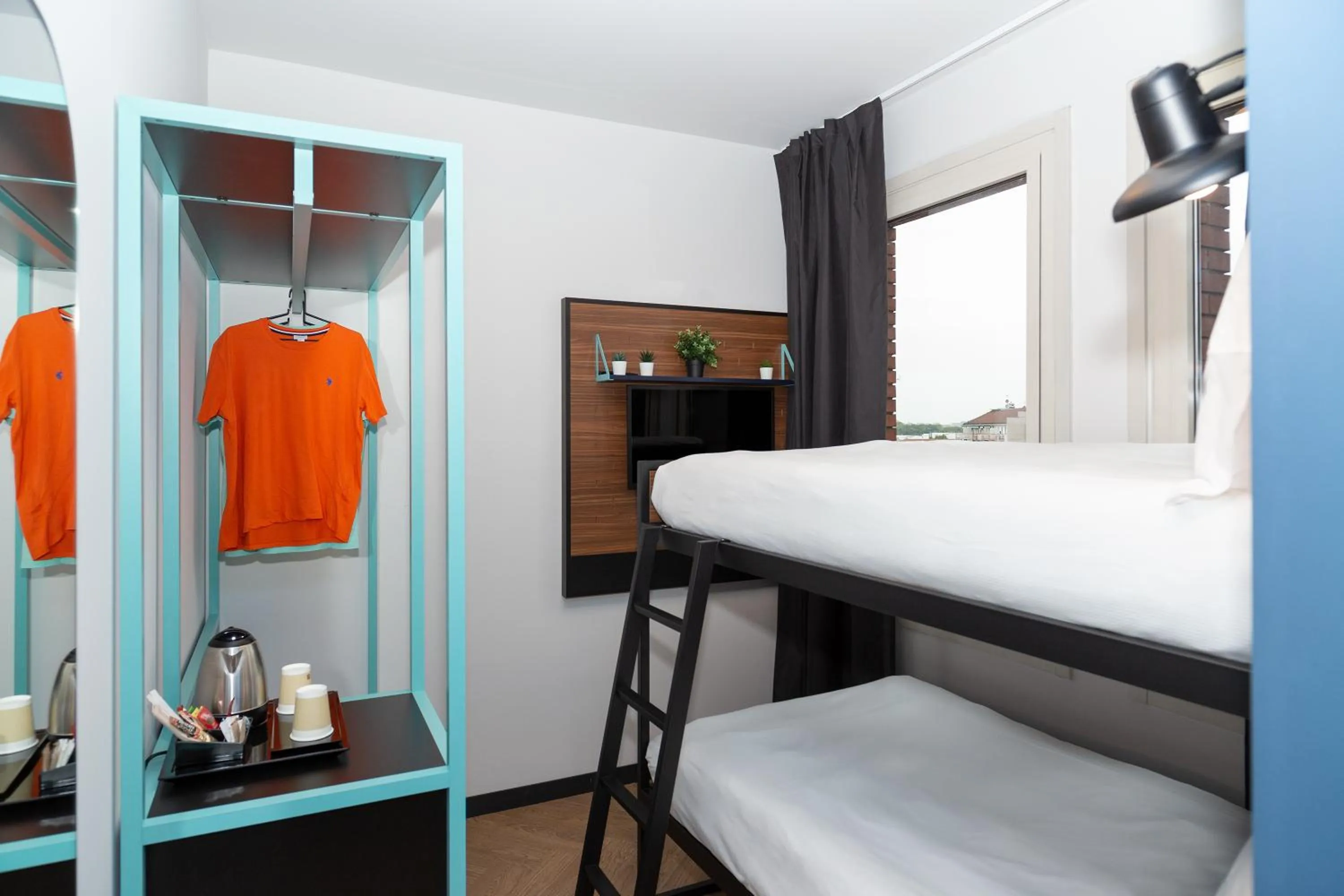 Economy Twin Room with Bunk Beds in CX Turin Vanchiglia