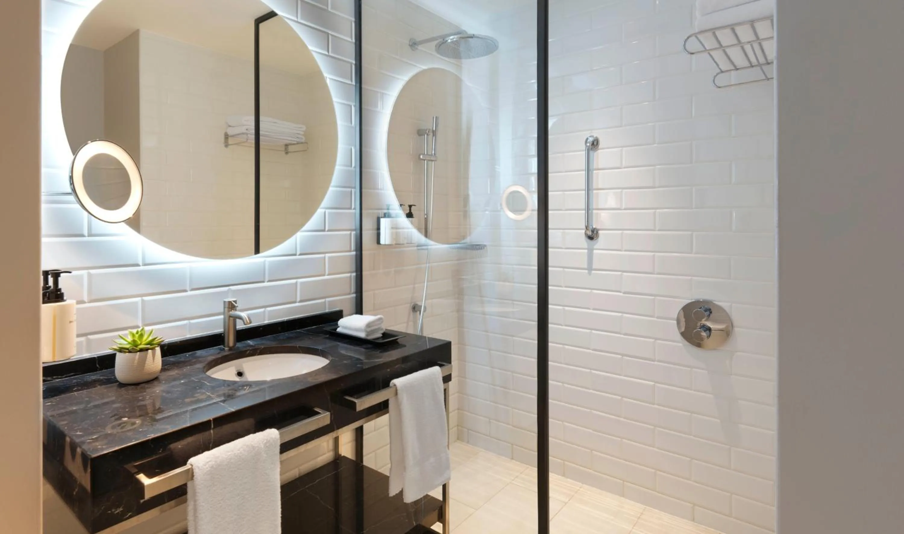 Superior Twin Room - Smoking in InterContinental Amman Jordan by IHG