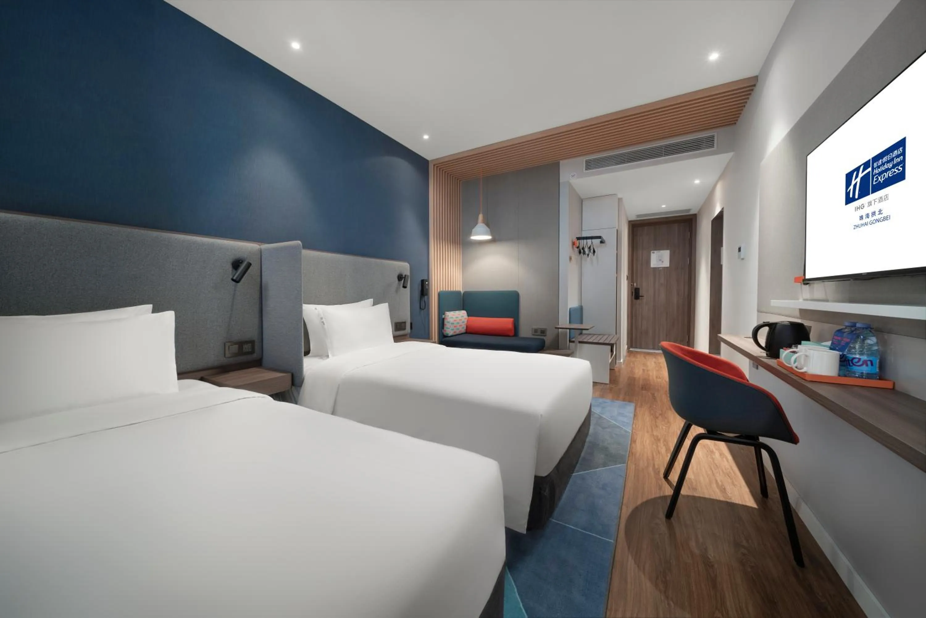 Standard Twin Room in Holiday Inn Express Zhuhai Gongbei by IHG