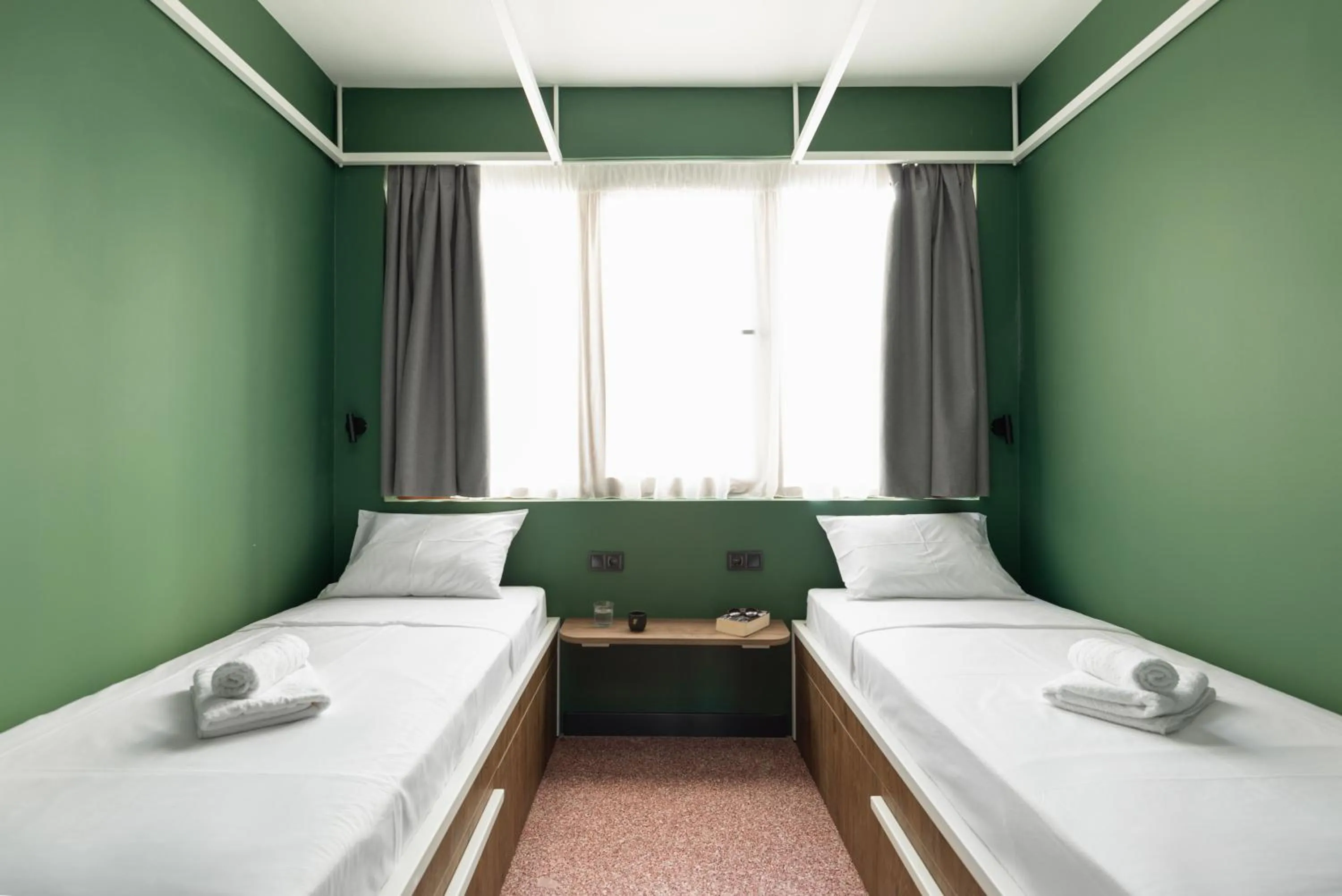 Twin Room in Zeus is Loose Hostel