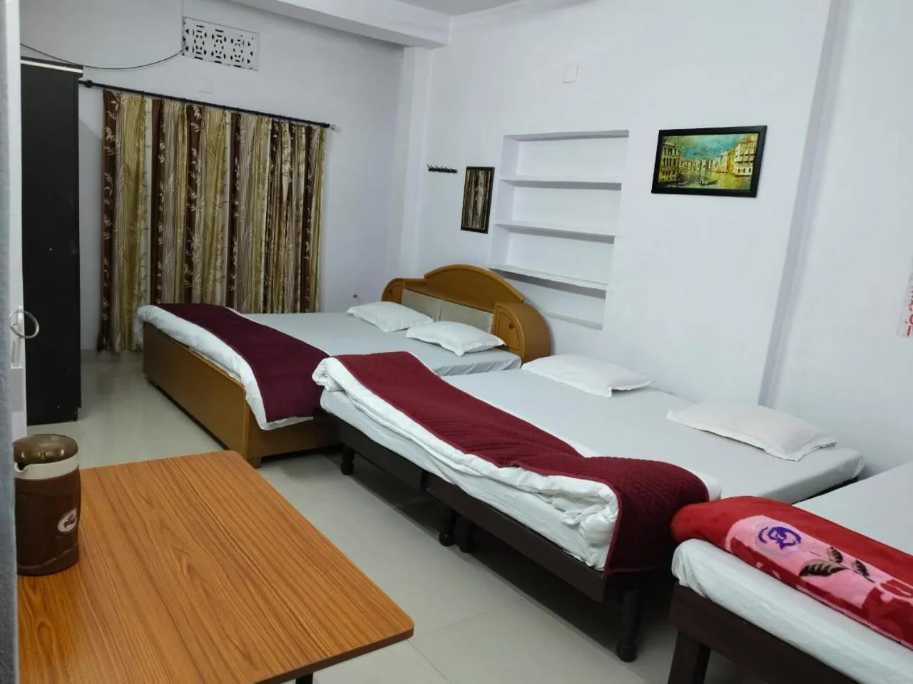 Deluxe Family Room in Ashish Guest House, Goverdhan Vilas
