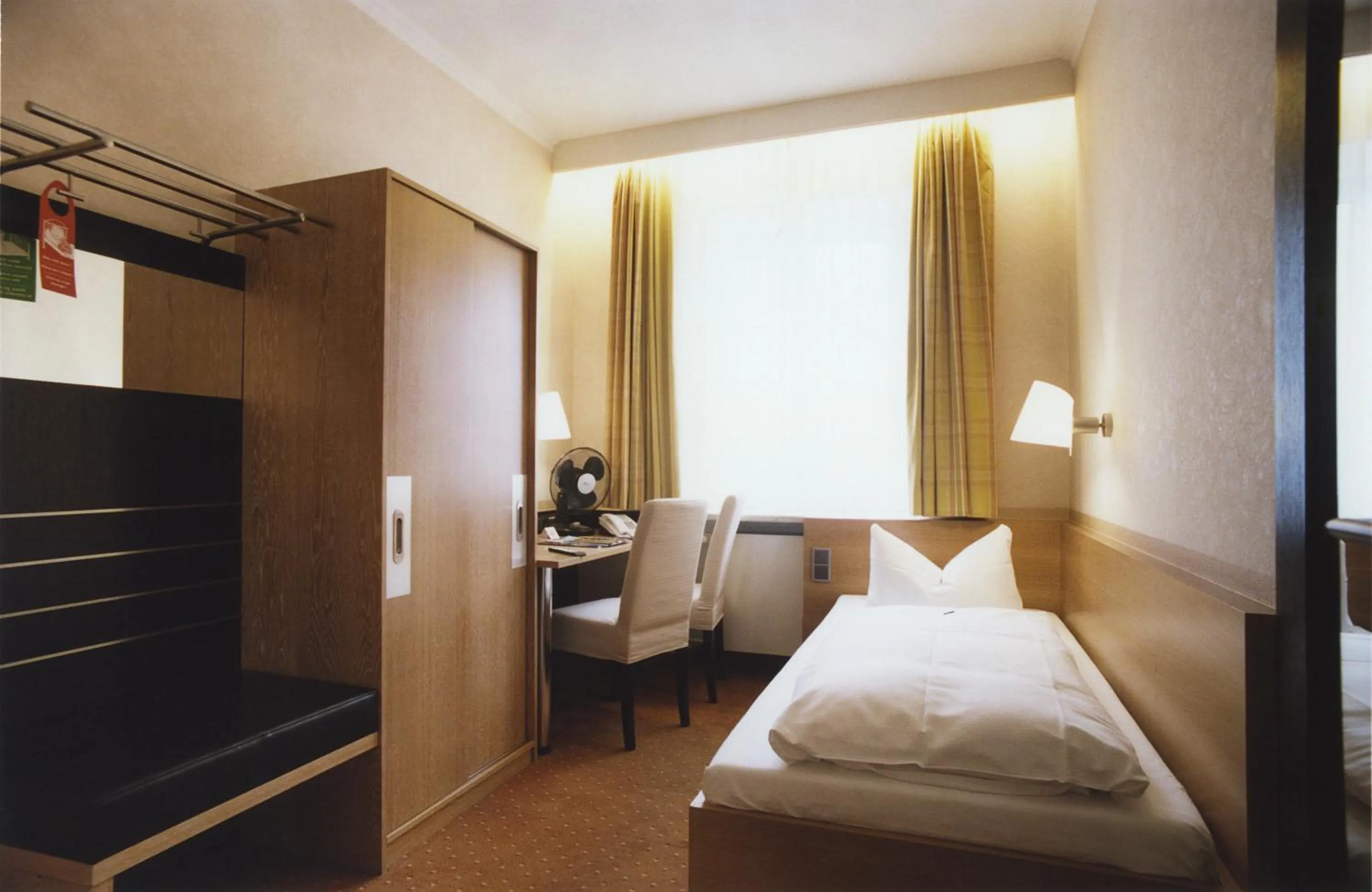 Standard Single Room in Hotel Jedermann