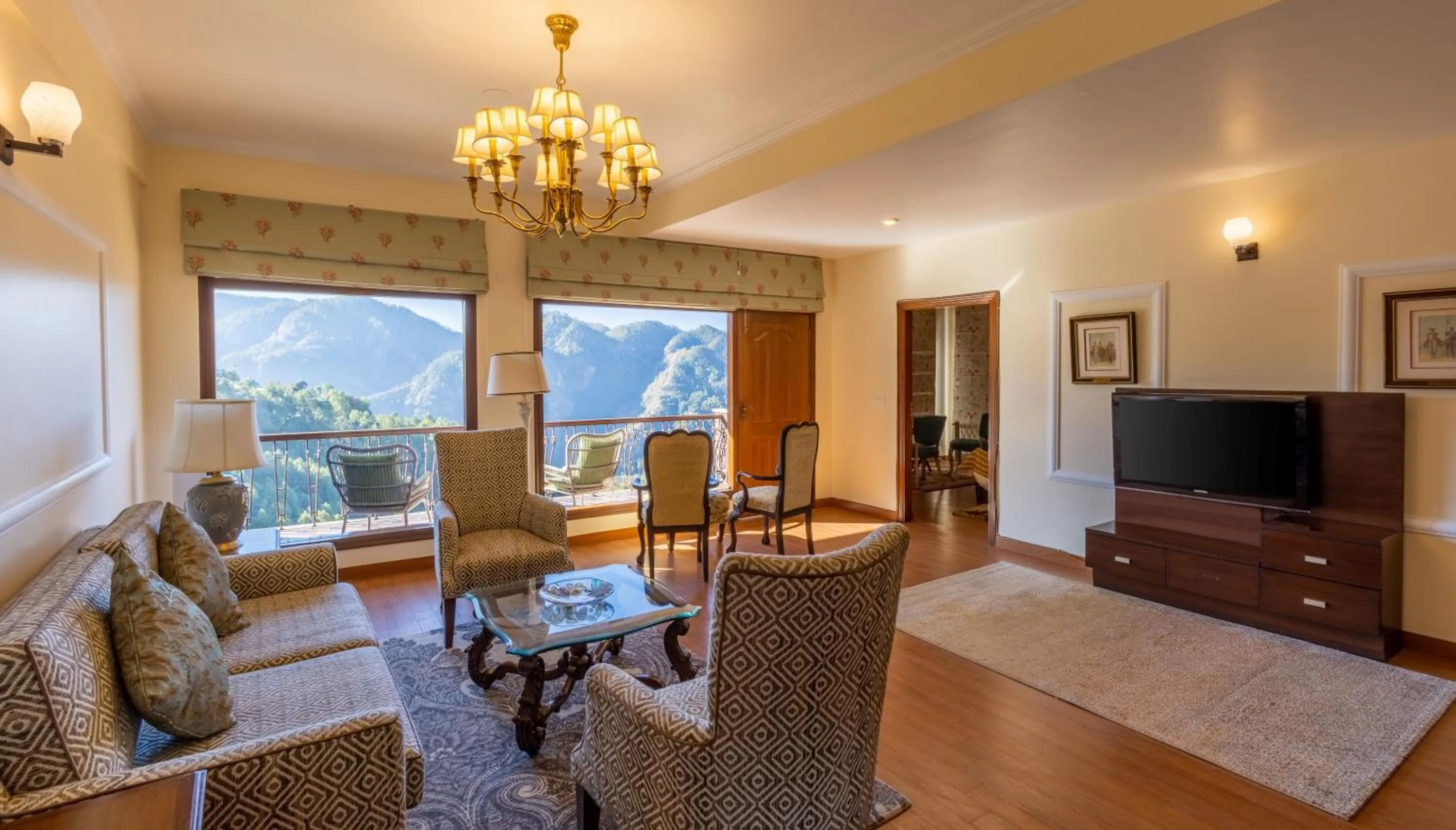 Deluxe Two-Bedroom Apartment with Garden View in The Manor Luxury Apartments, Shimla