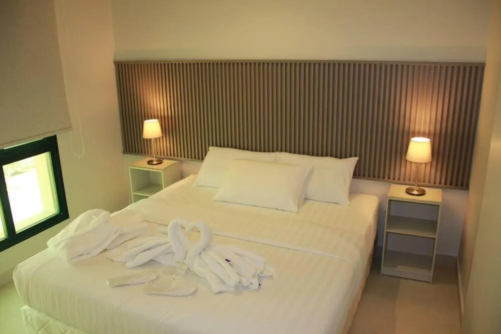 Single Room in Times Square Suite Hotel