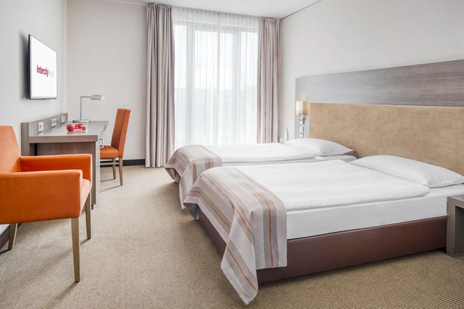 Standard Twin Room in IntercityHotel Dresden