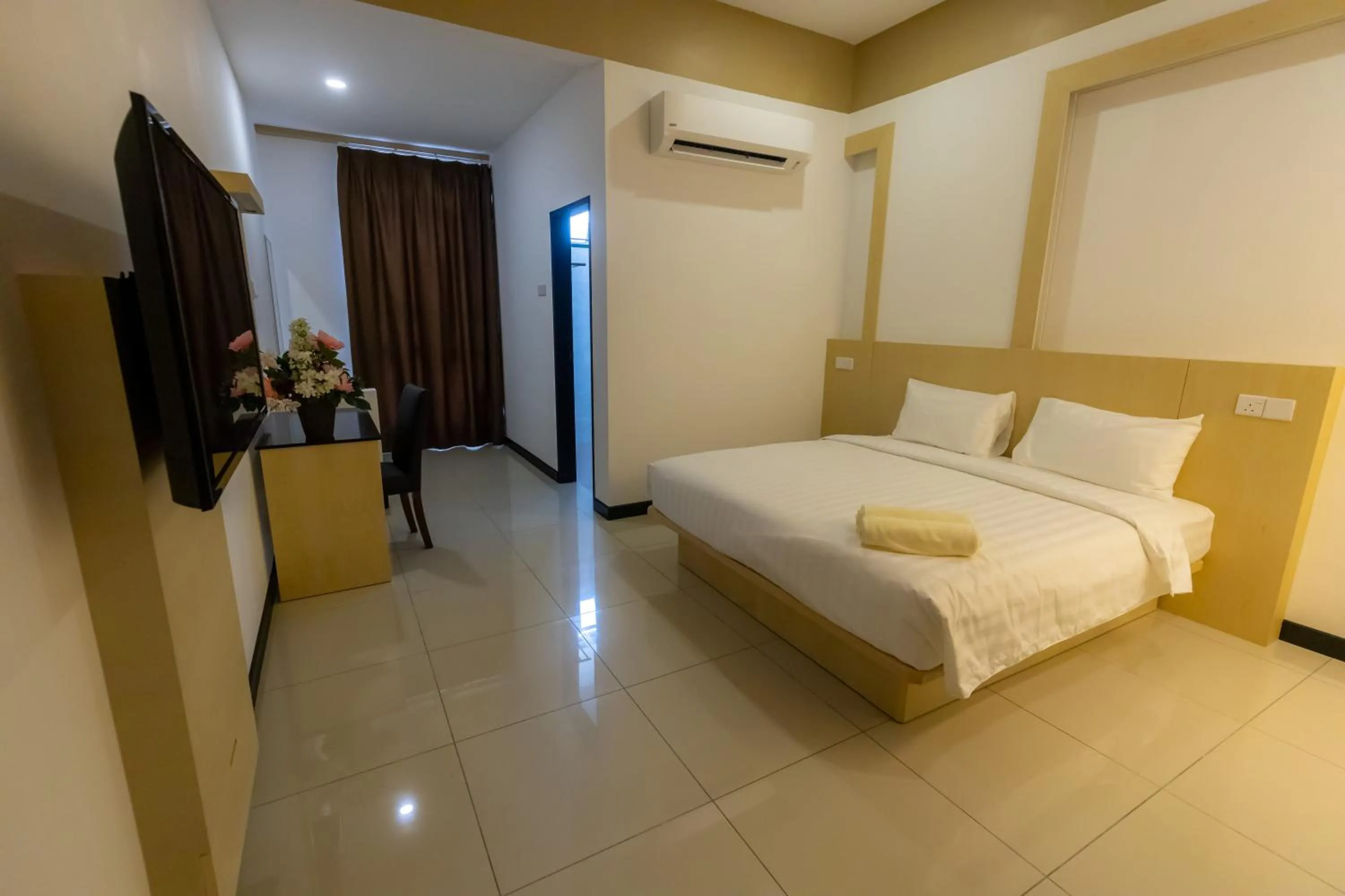 Standard Double Room in Scott Service Suites