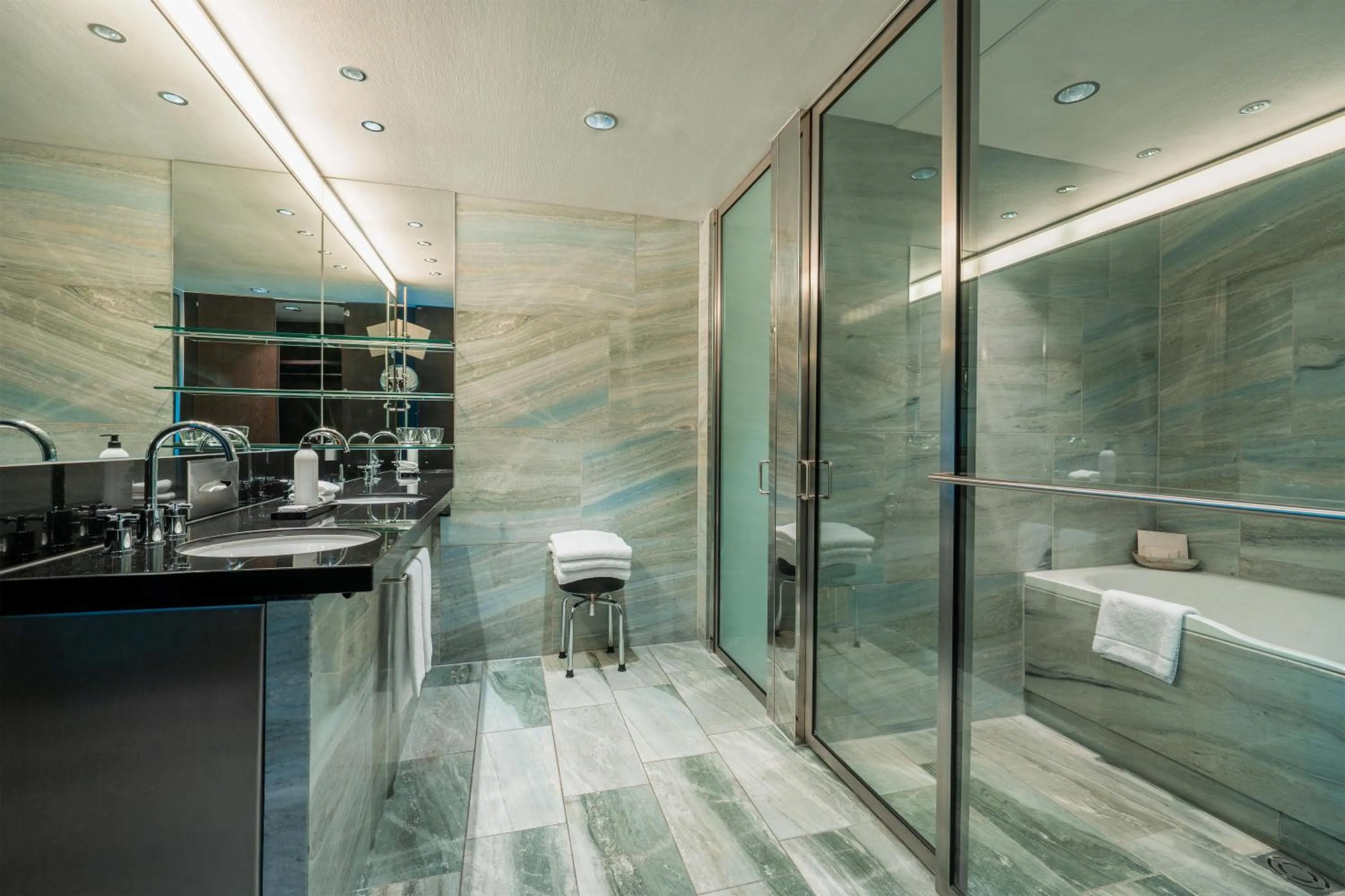 Grand King Suite with View in Grand Hyatt Berlin