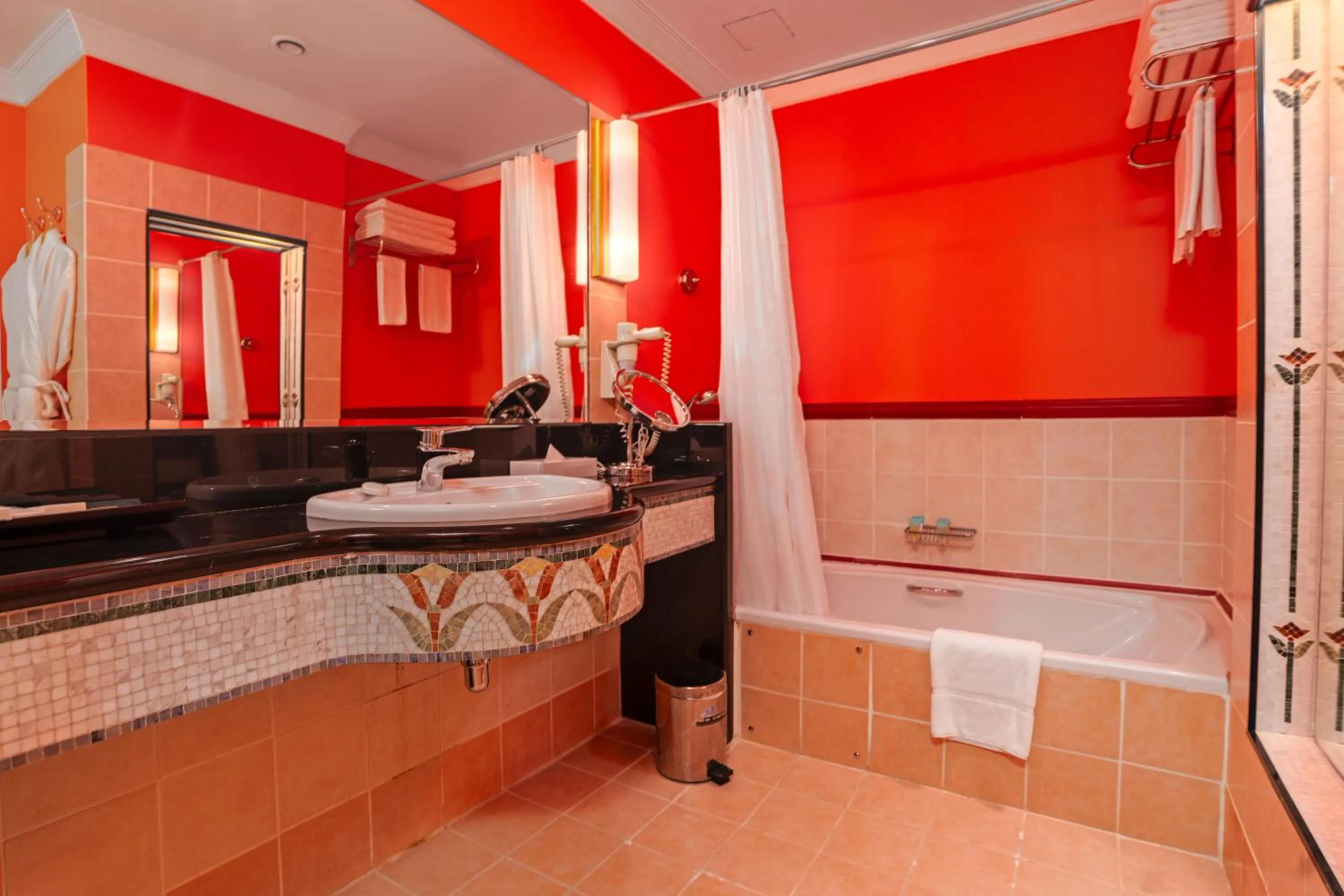 Deluxe King Suite in Oryx Hotel