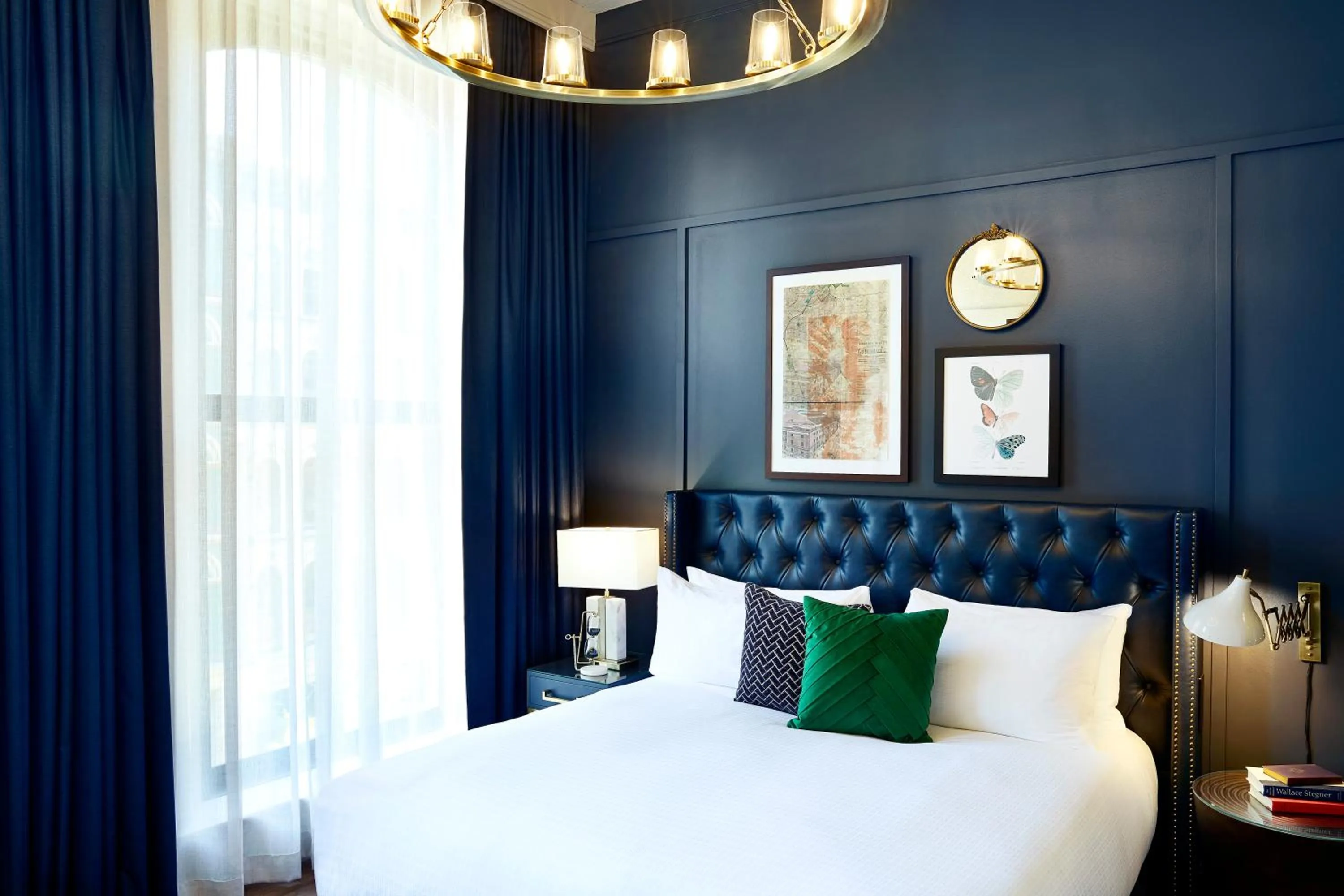 Traditional King Room in The Grady Hotel