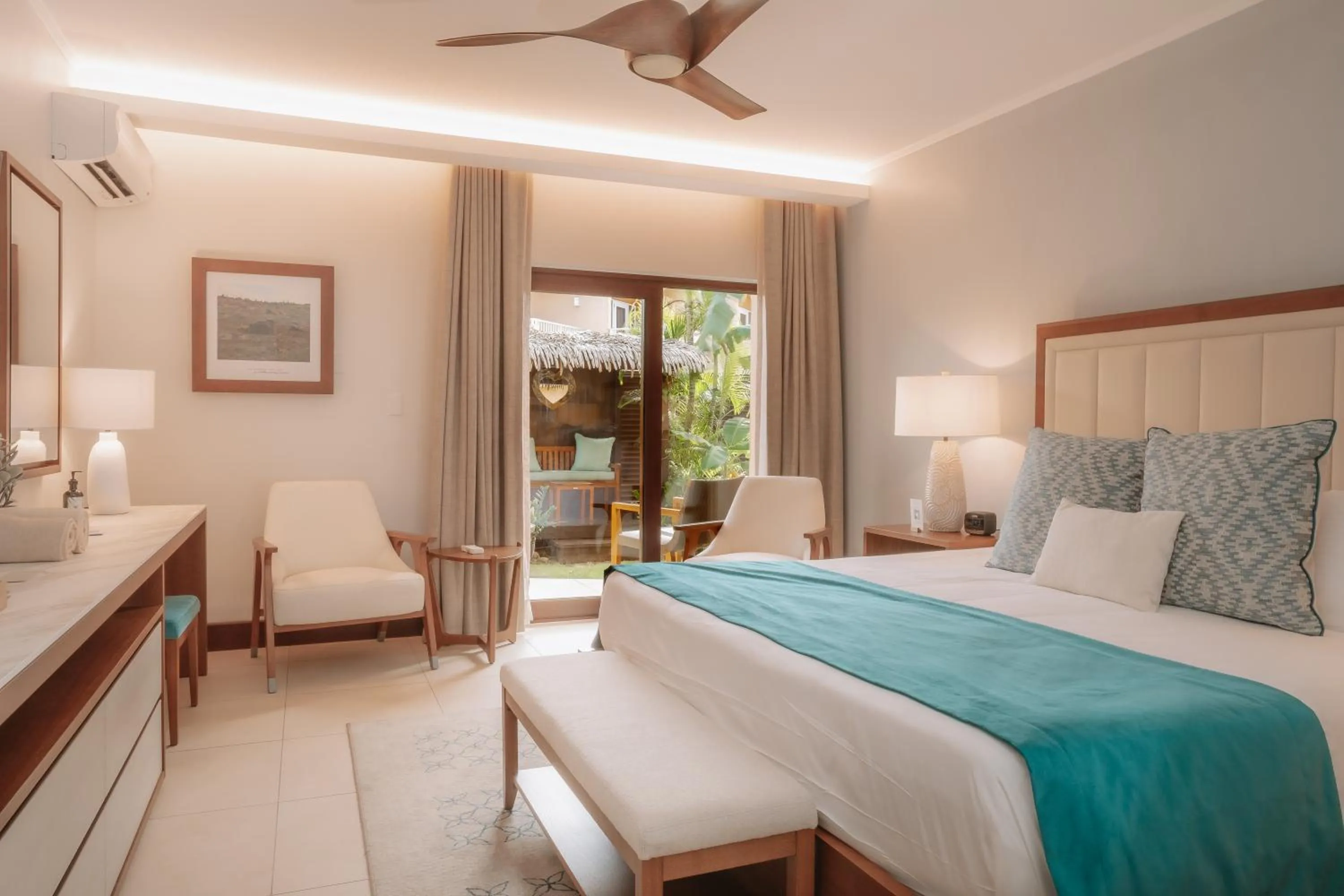 Deluxe Double Room with Garden View in Manchebo Beach Resort and Spa