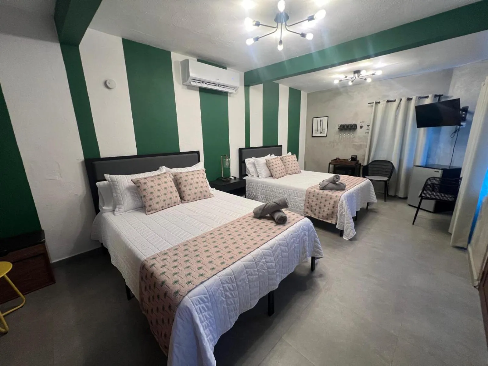 Deluxe Queen Room in The Surfing Turtle