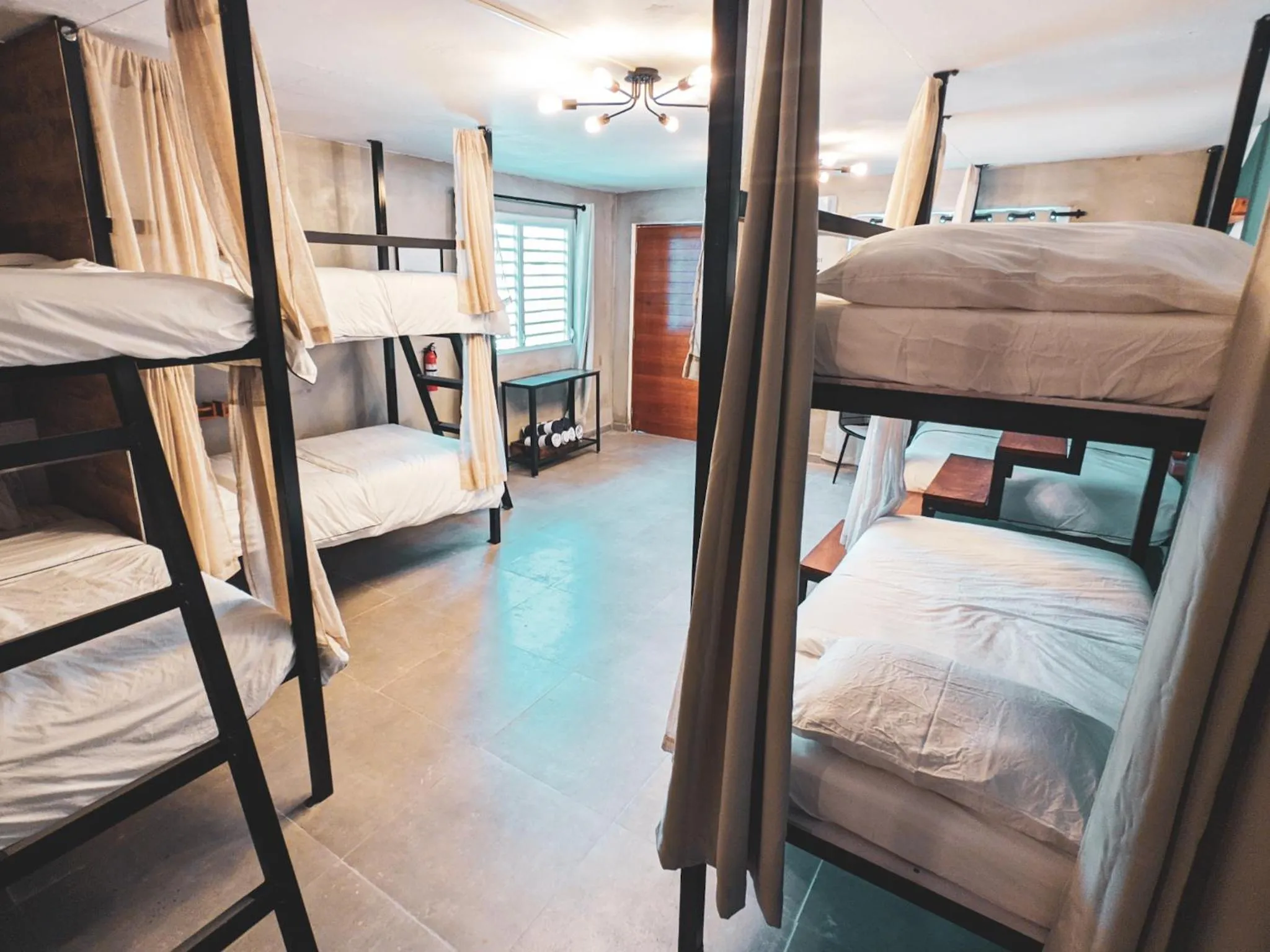 8-Bed Mixed Dormitory Room in The Surfing Turtle