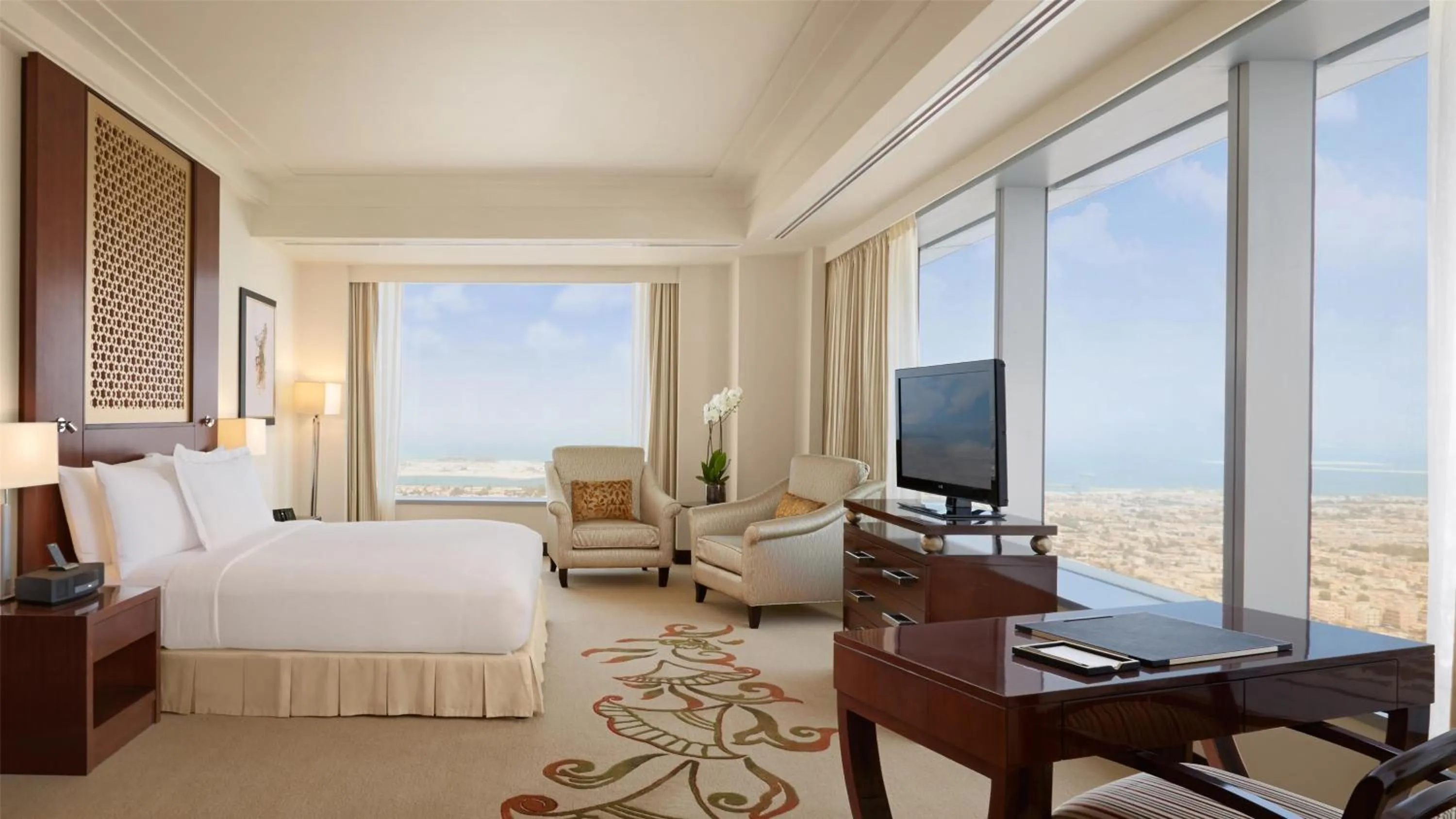 Executive King Suite - Lounge Access in Conrad Dubai