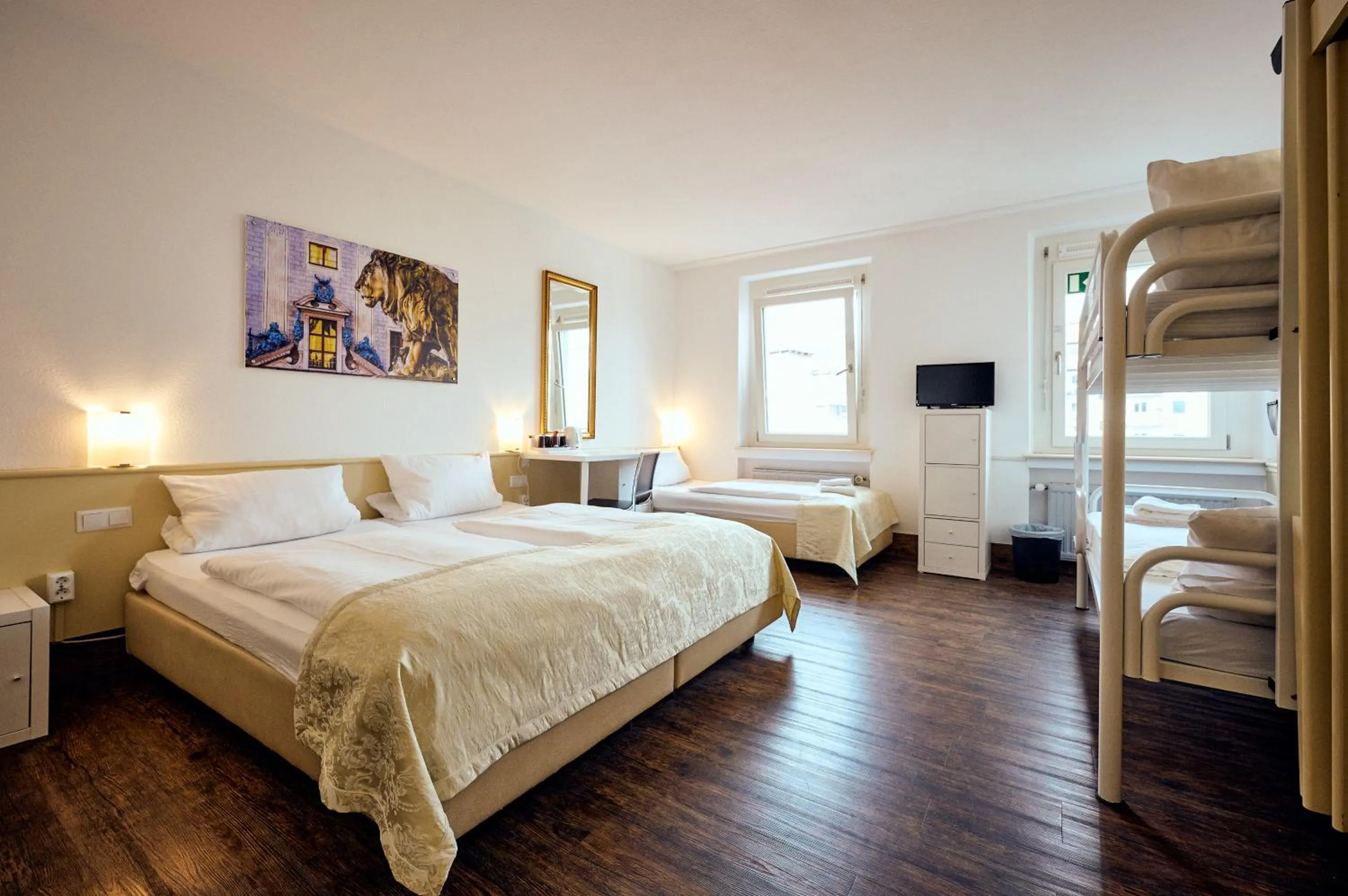 Triple Room in THE 4YOU Hostel & Hotel Munich