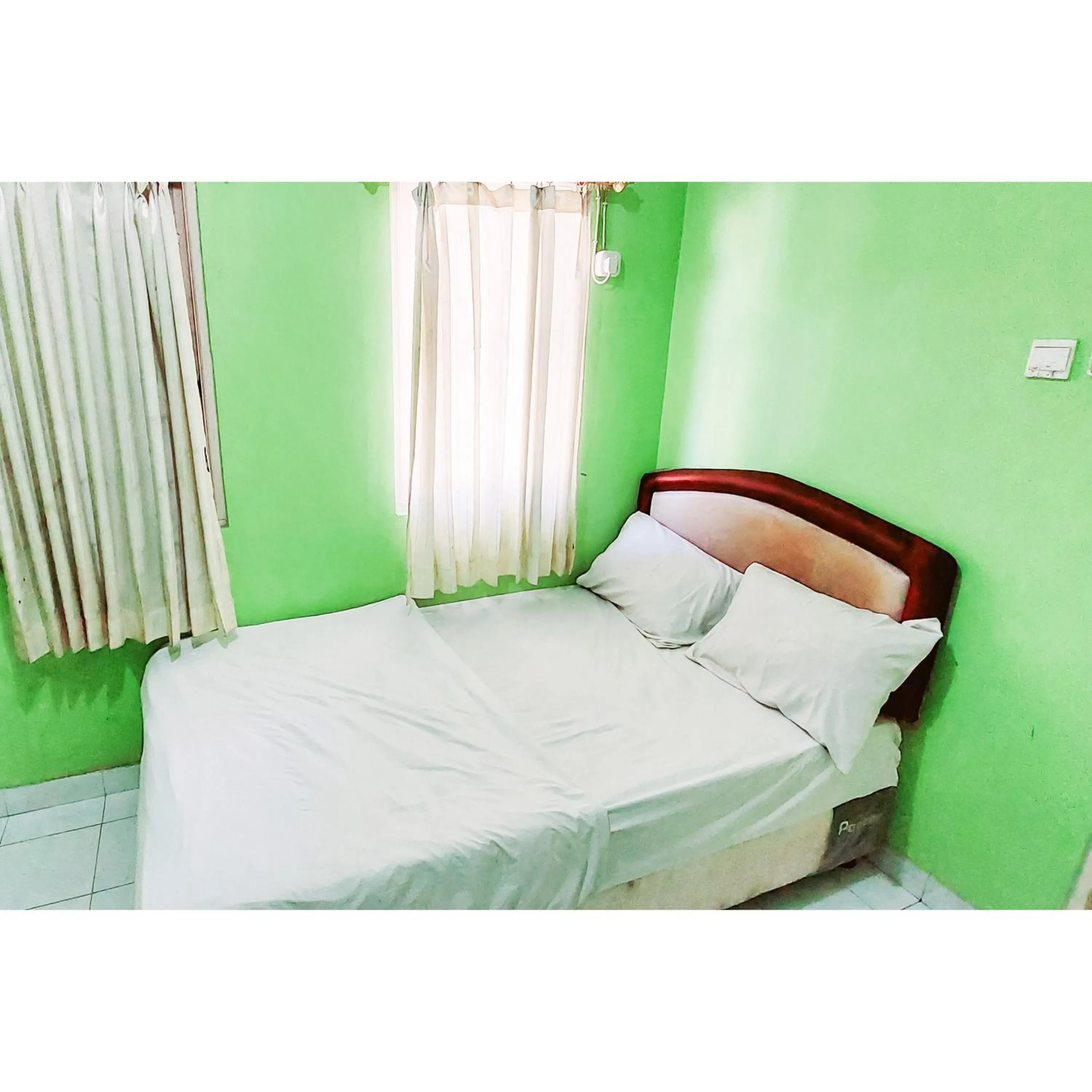 Standard Double Room in Surya Inn Syariah Cikarang RedPartner