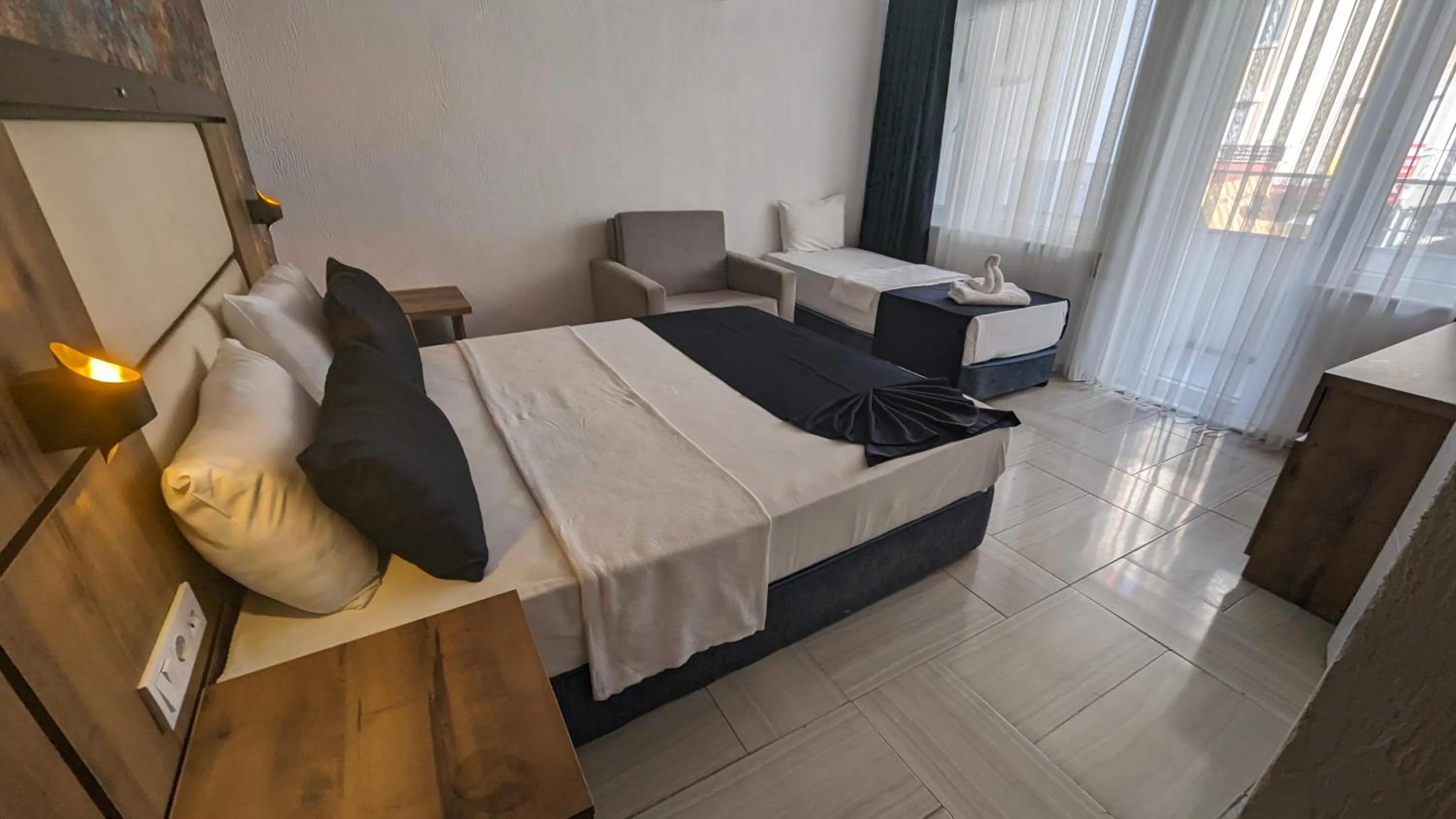 Standard Triple Room in Ramona Kale