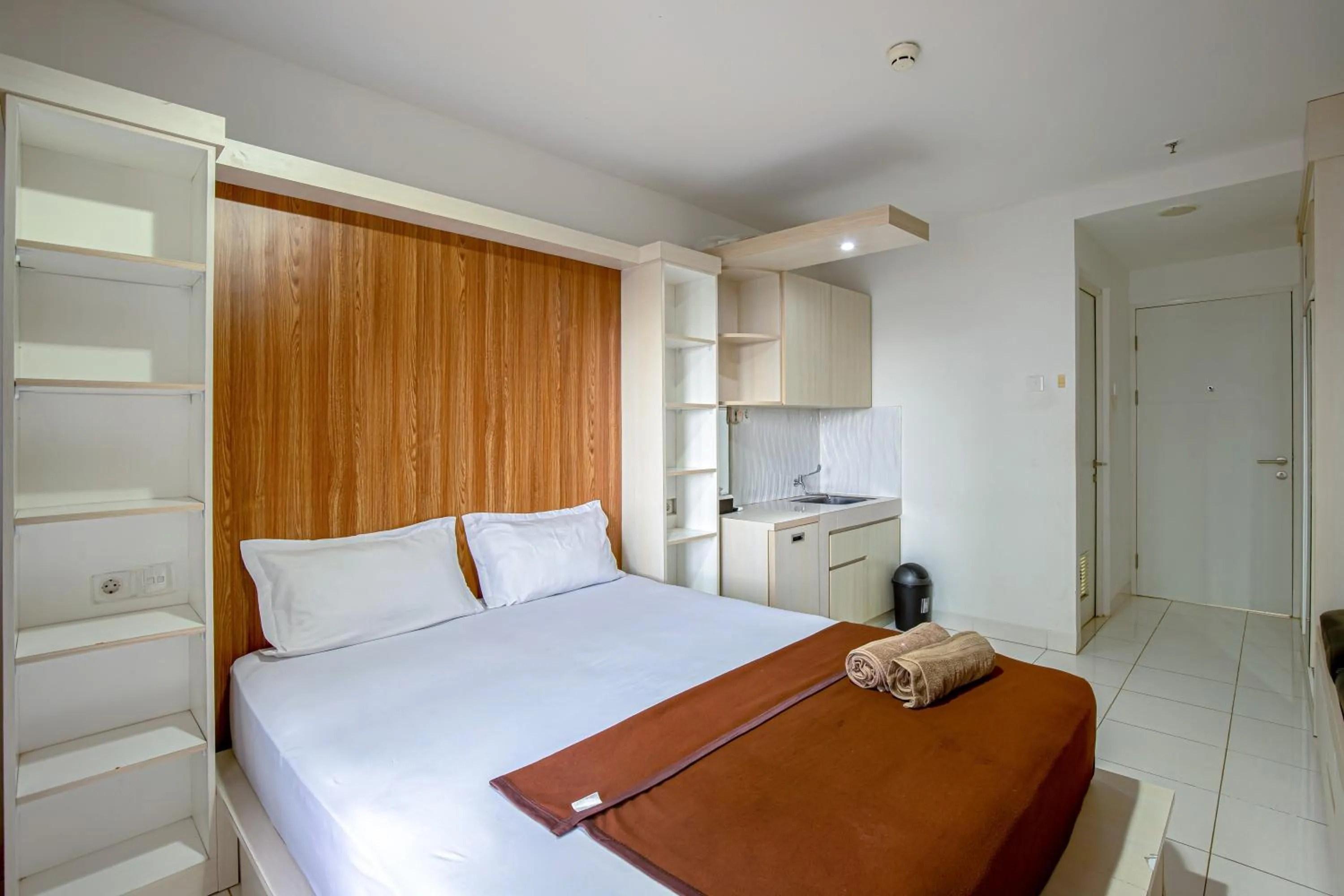 Superior Queen Room in Skyview Sentul Tower Apartments