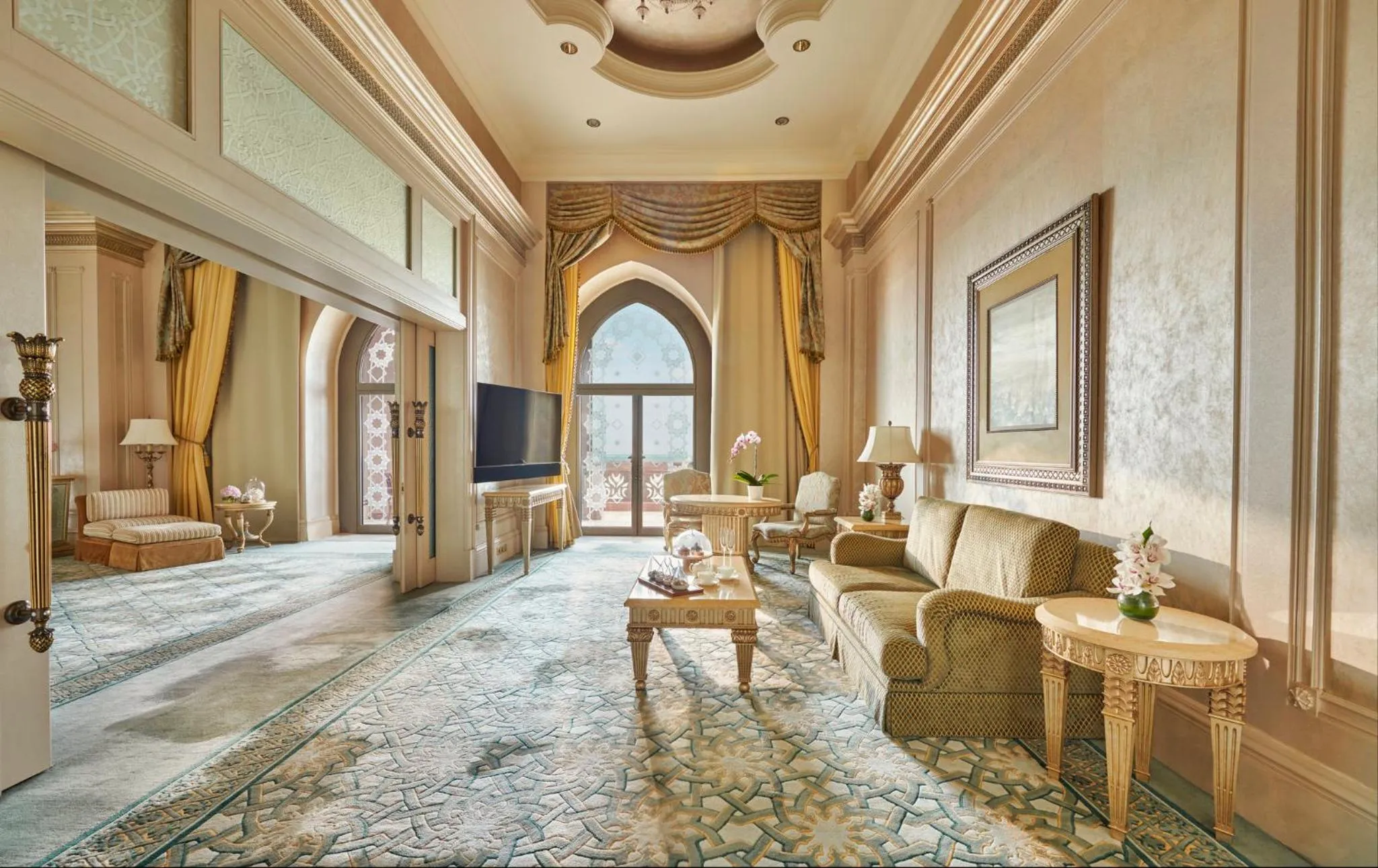 Deluxe Palace Suite, Balcony in Emirates Palace Mandarin Oriental, Abu Dhabi