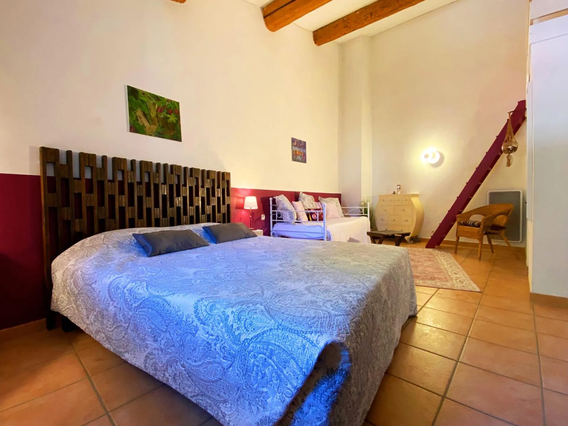 Large Double Room in Orangerie de Cardet - Maison d'hôtes - B&B