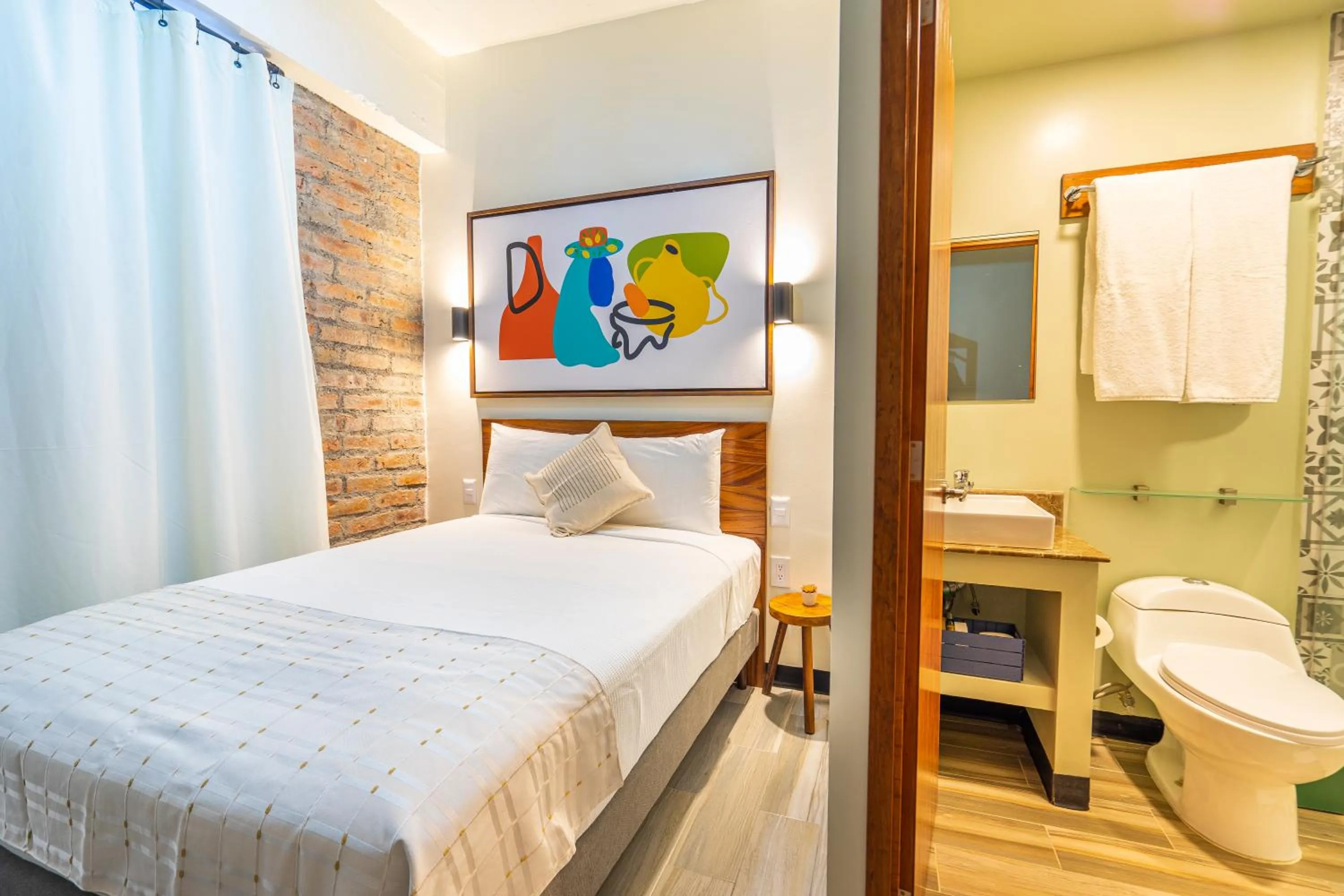 Economy Full Bed on Street - single occupancy in Joint Boutique Hotel