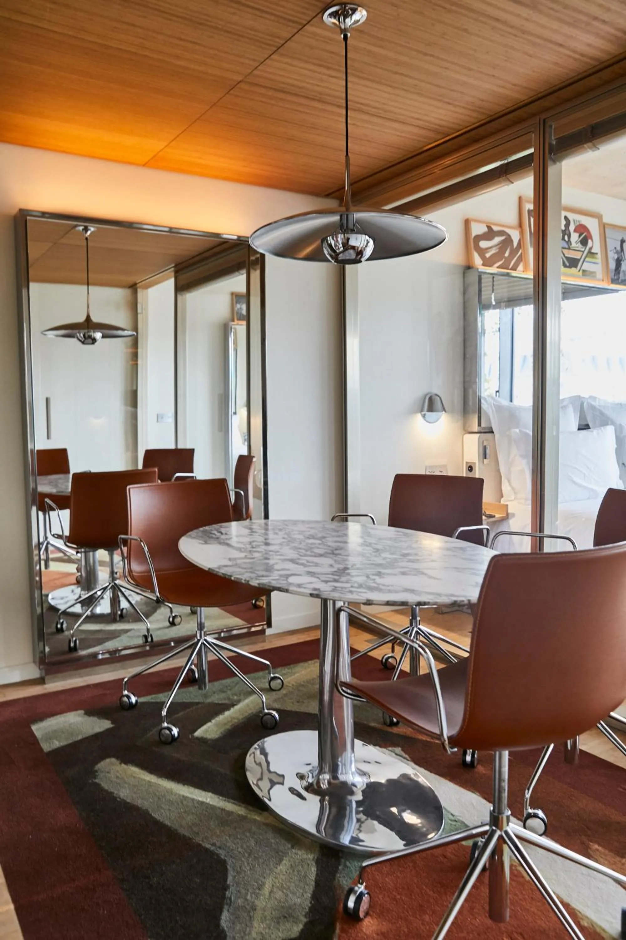 Business Room in Villa M