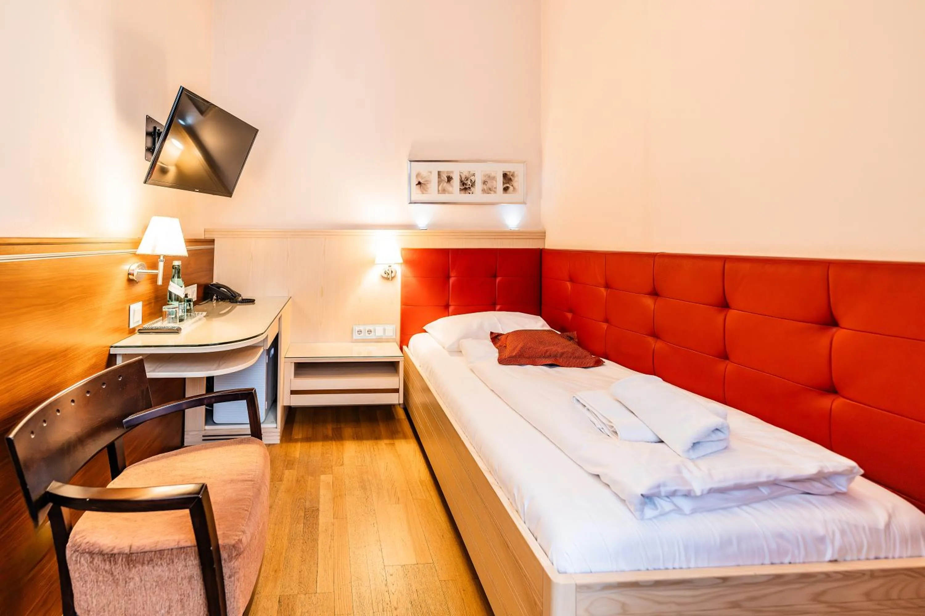 Superior Single Room in Hotel Pension Baronesse