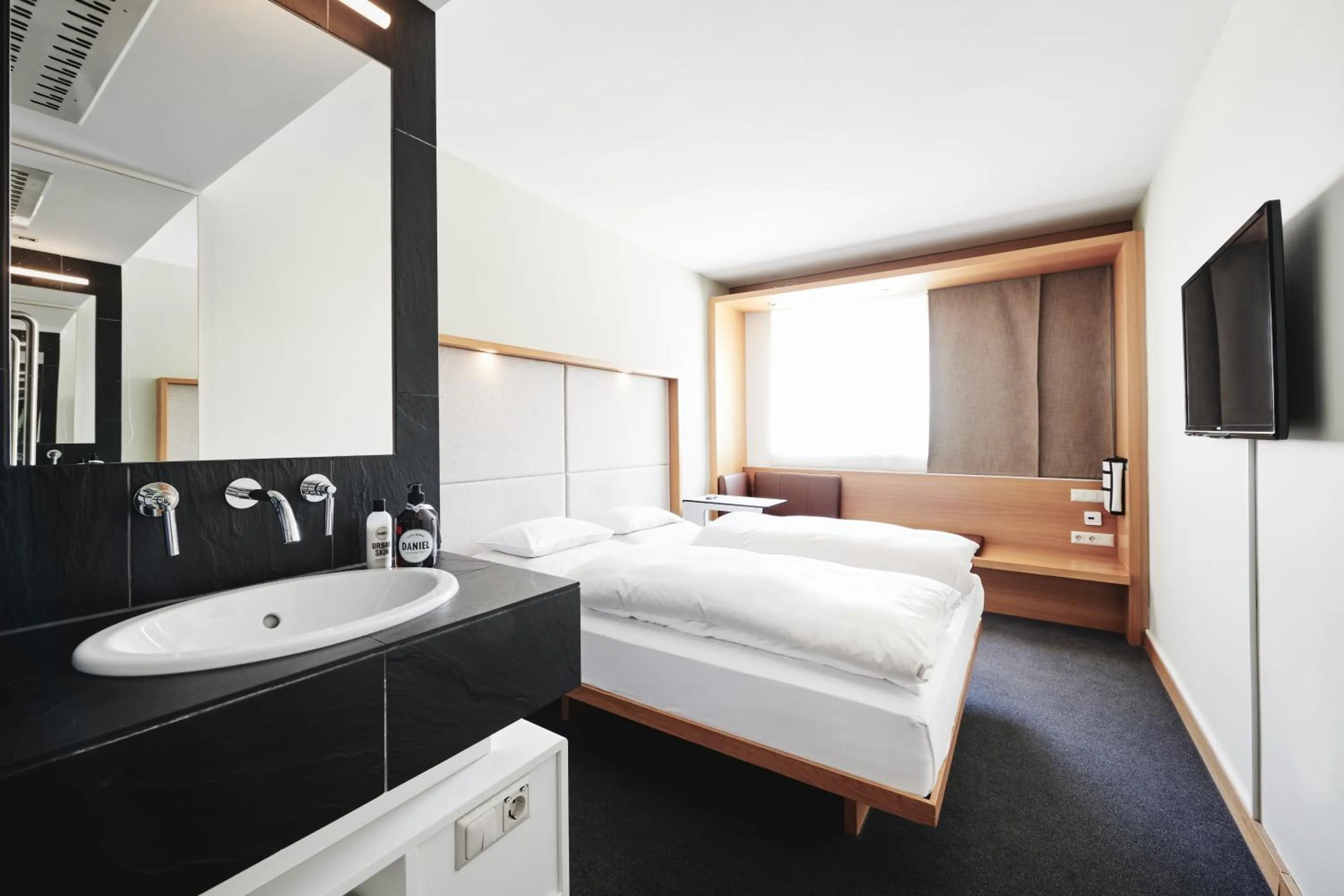 Smart Room in Hotel Daniel Graz - Smart Lifestyle Near City Centre