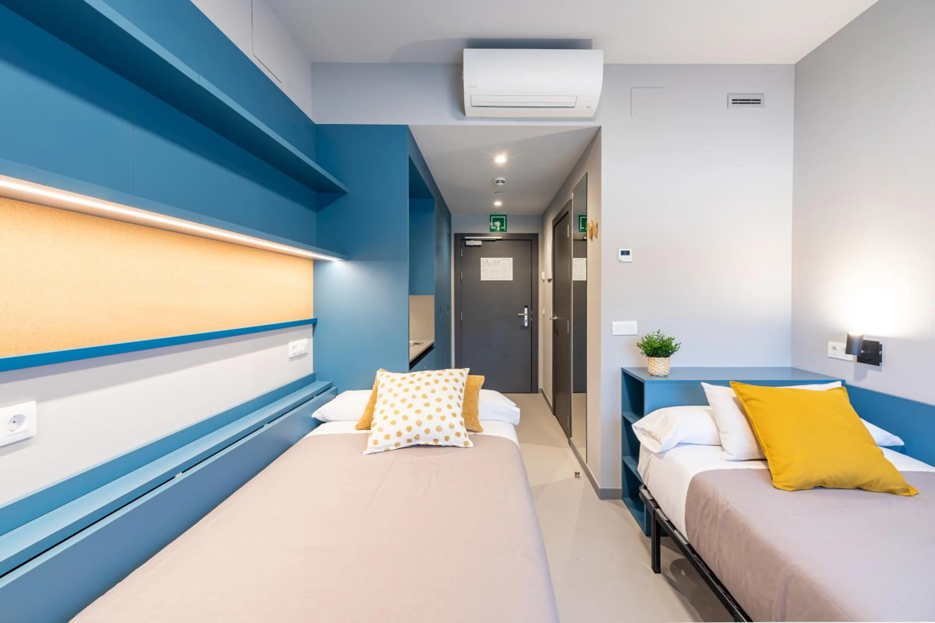 Basic Twin Room in Residencia Universitaria Resa San Mamés