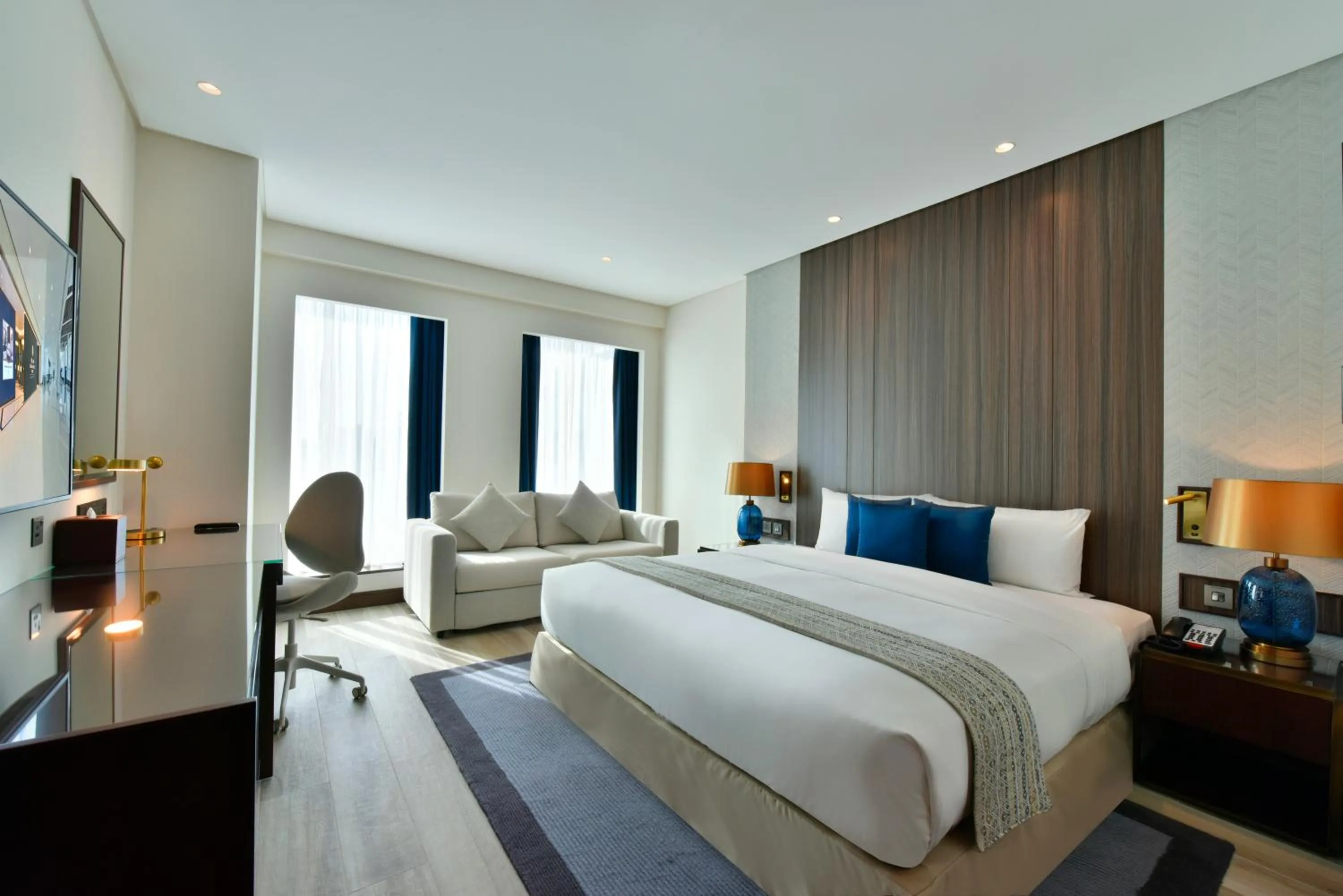 Standard Room king Bed - One Night Stay - in Bahrain Airport Hotel Airside Hotel for Transiting and Departing Passengers only