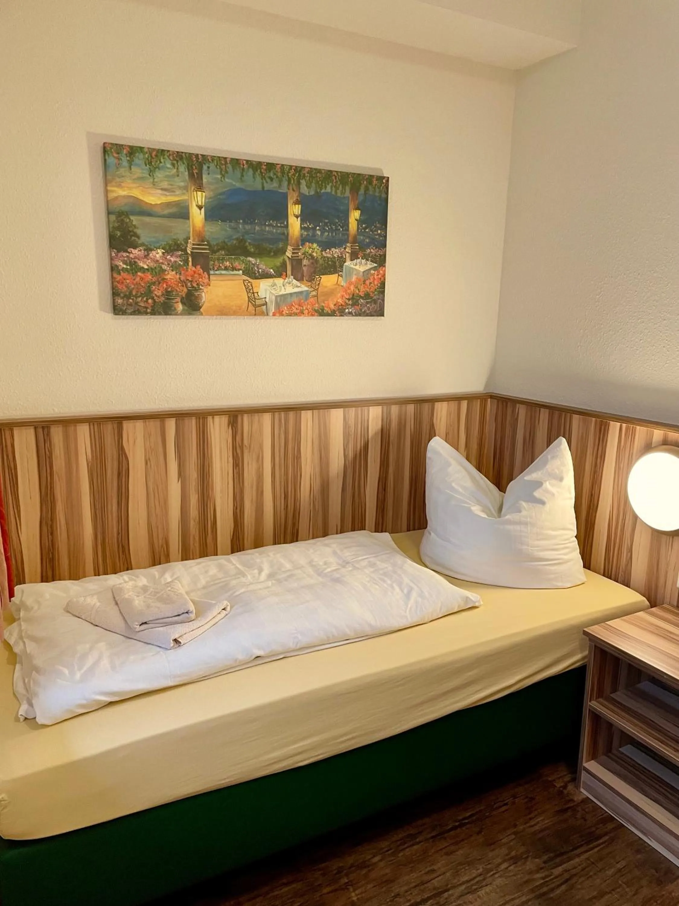 Single Room in Lindenhaus Scharfe Kurve