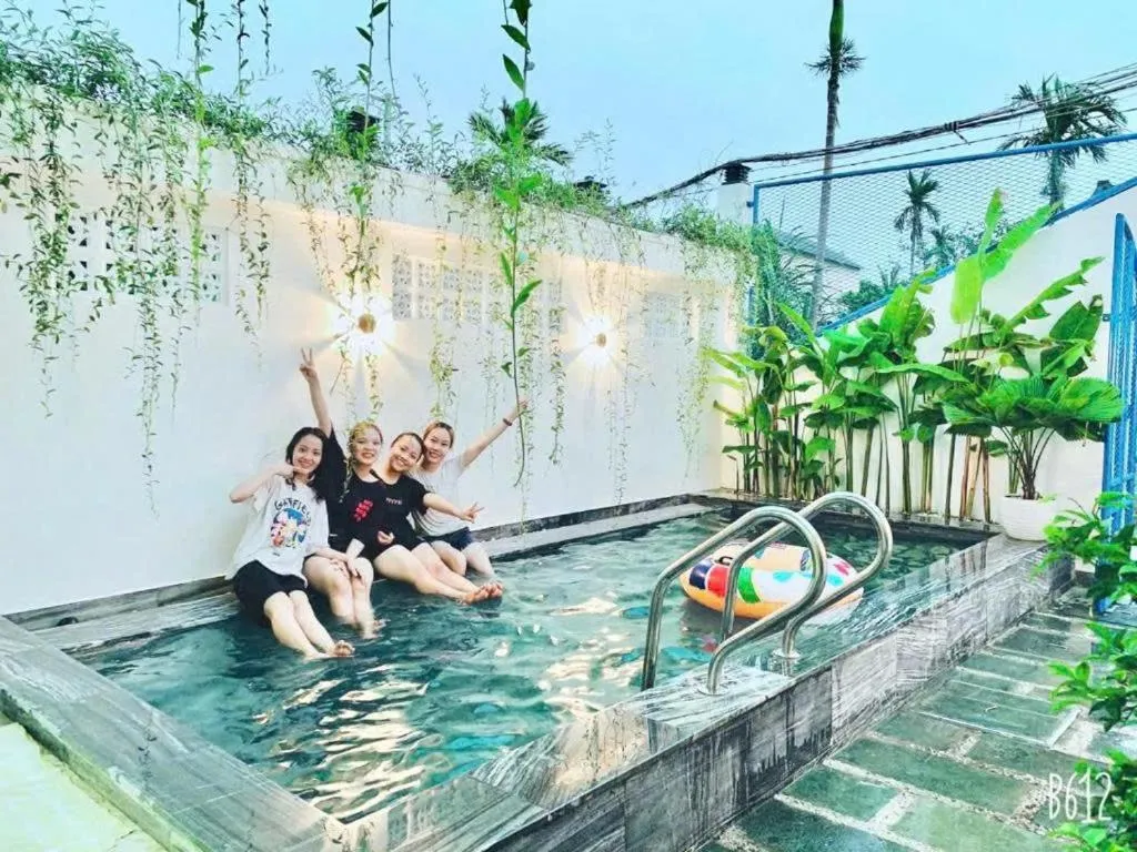 Deluxe Double Room with Balcony in Lazy Bear Villa By The Little Hoi An