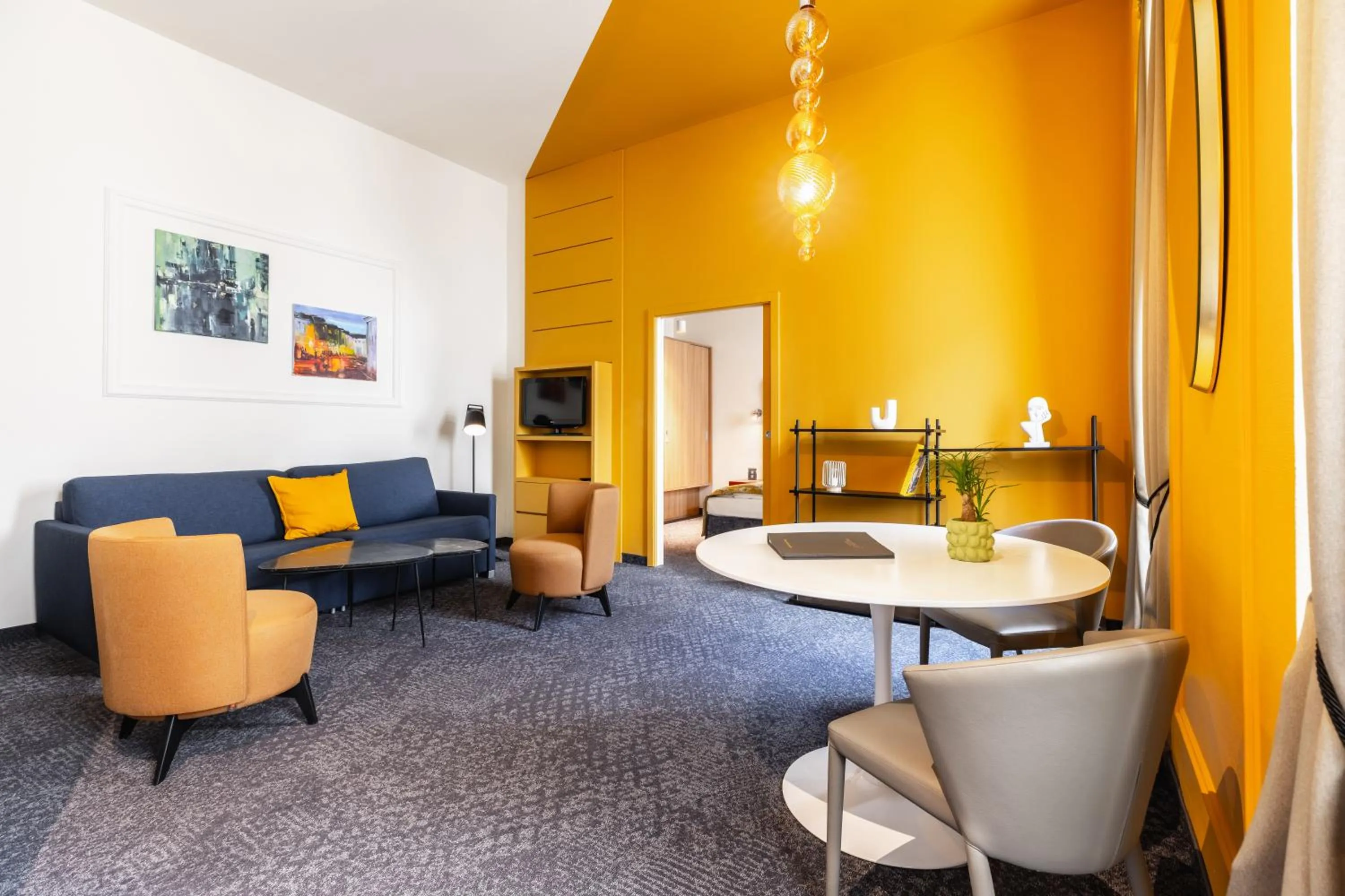 Family Suite in HiLight Suites Hotel