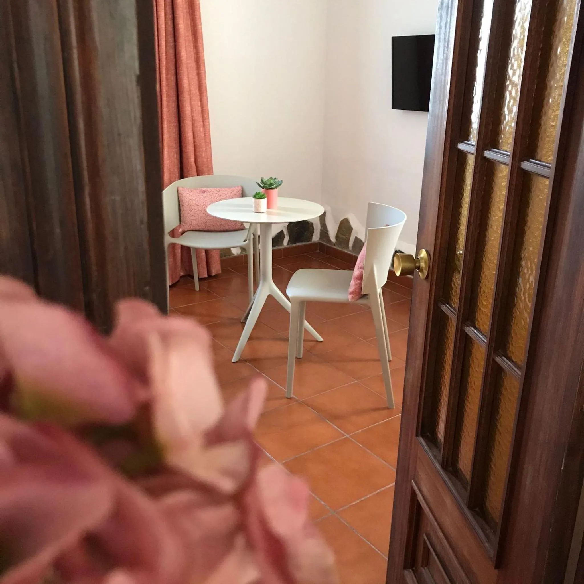 Triple Room in Hostal León Dormido