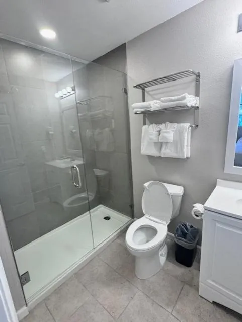 Double Room in John's Pass Hotel - Fully Remote Check In