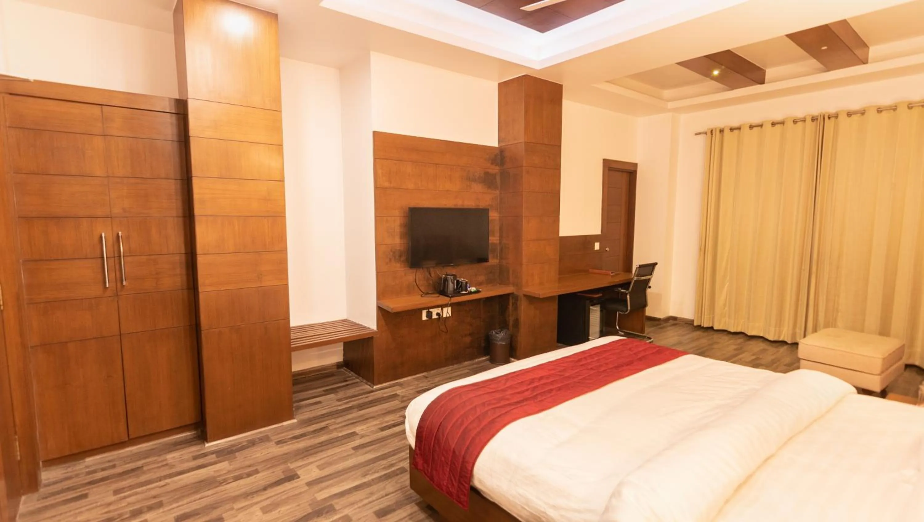Deluxe Double Room in Himalayan Splendour Resort