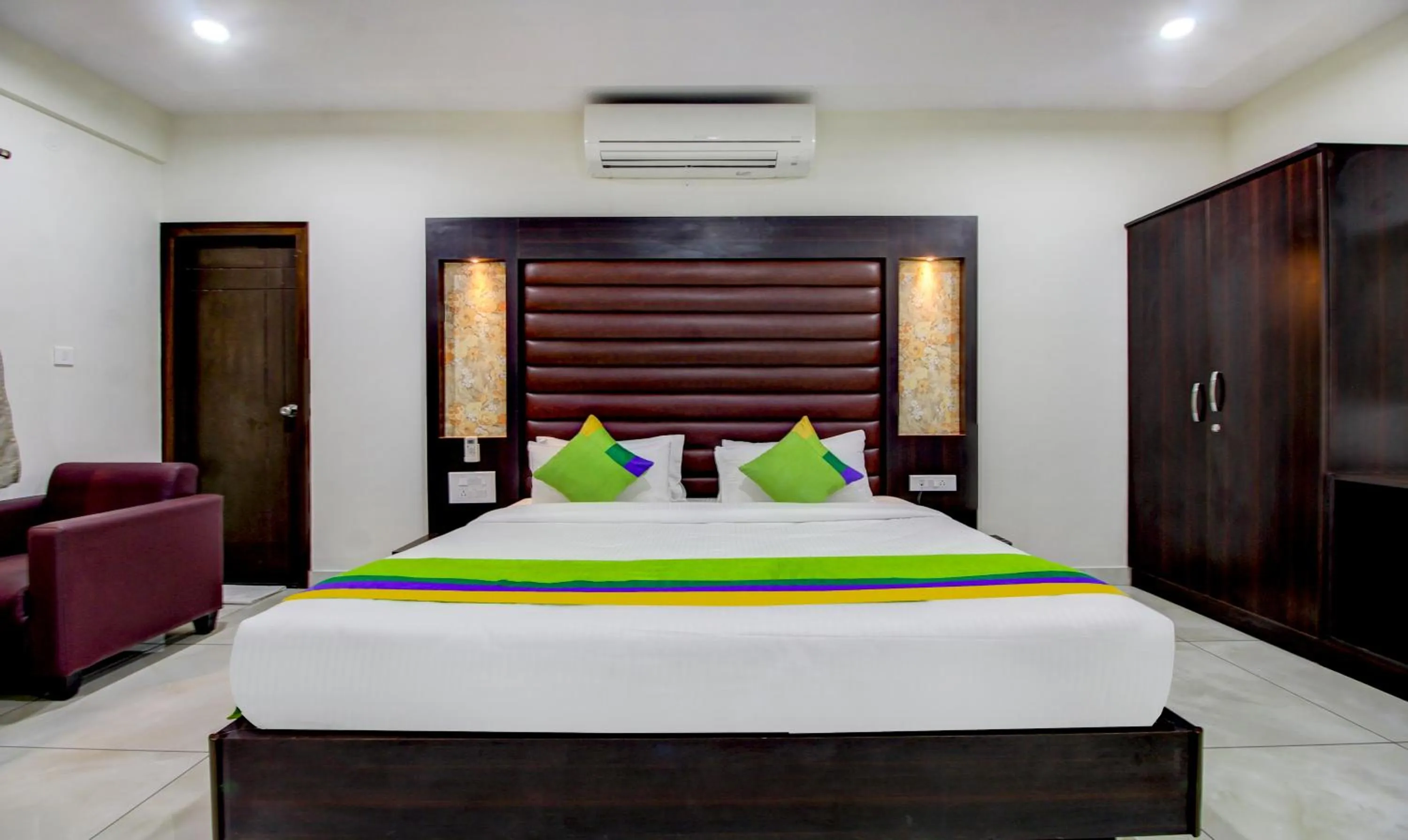  Deluxe Double Room - single occupancy in Treebo Sampradaya Bistro, Mailasandra