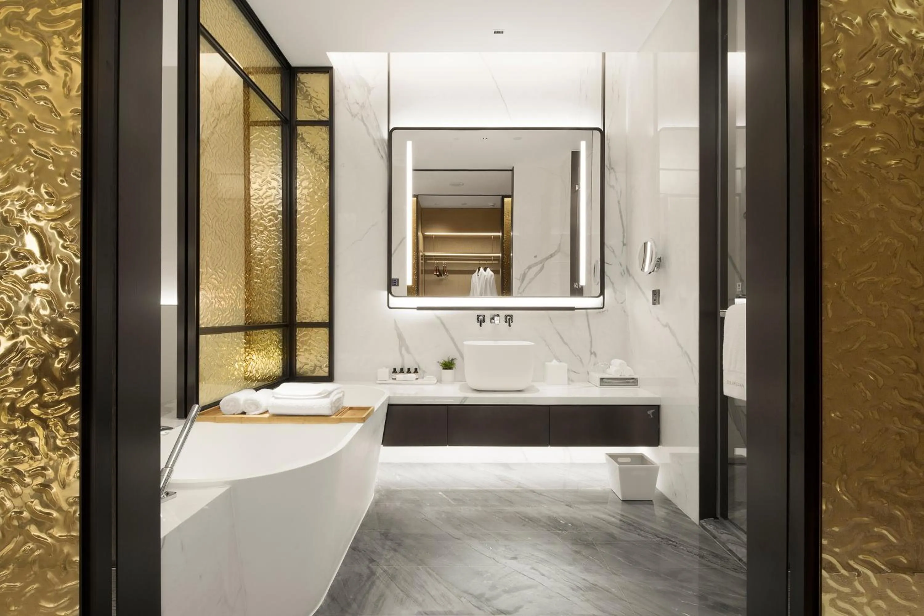 Deluxe Suite in Shenzhen Ayearn Hotel