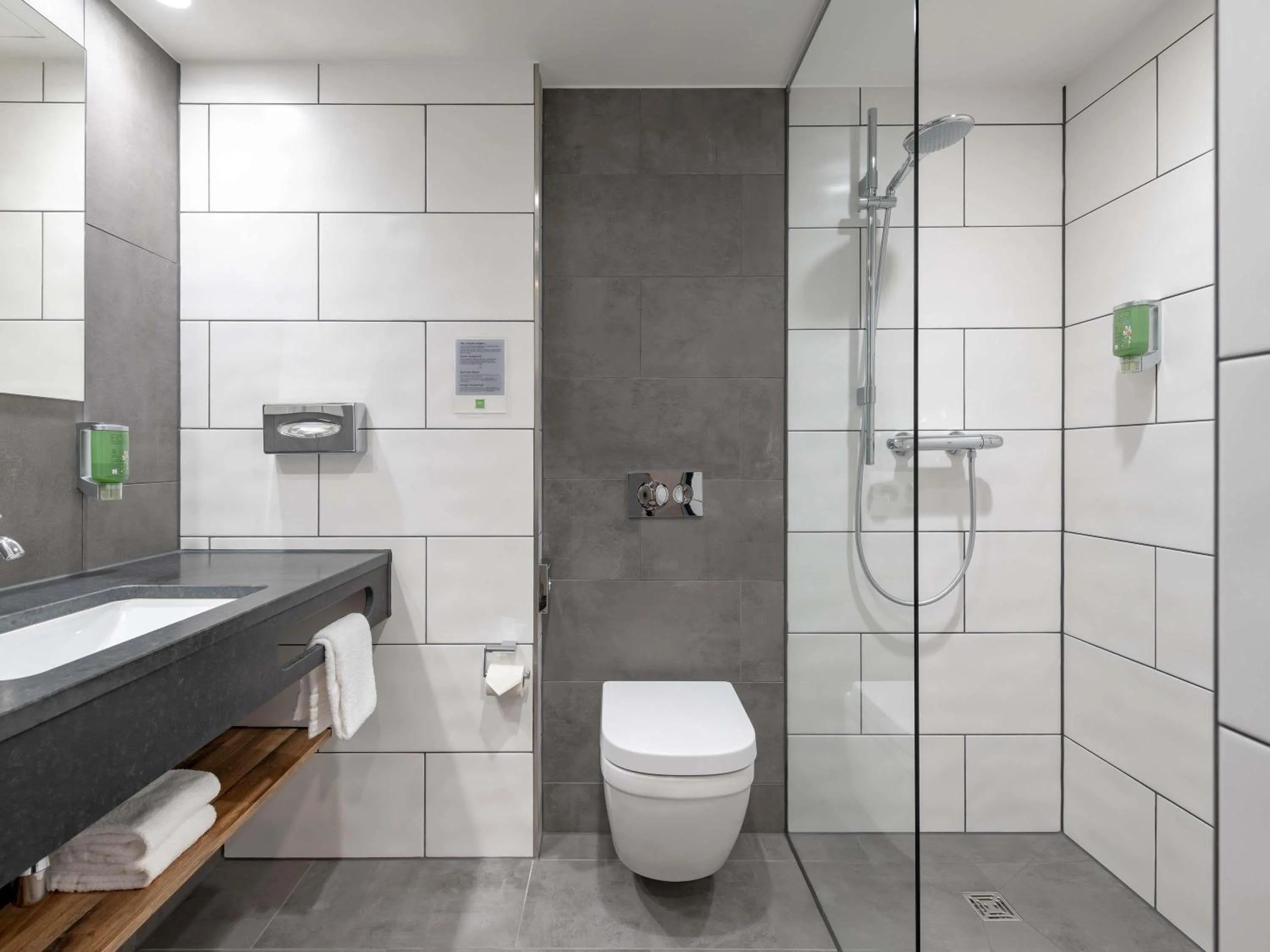 Modern Comfort Double Room in ibis Styles Hamburg Barmbek