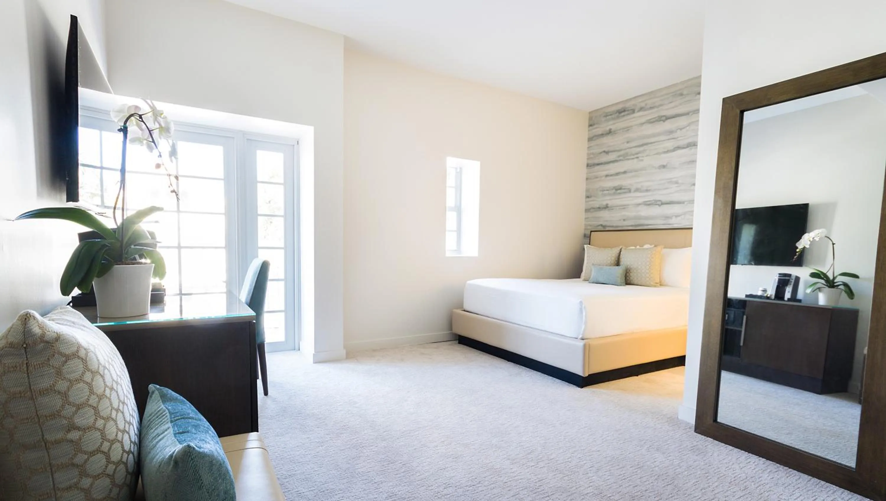 Classic 1 King ADA Hearing Impaired  in Berkeley Park MGallery Hotel Collection