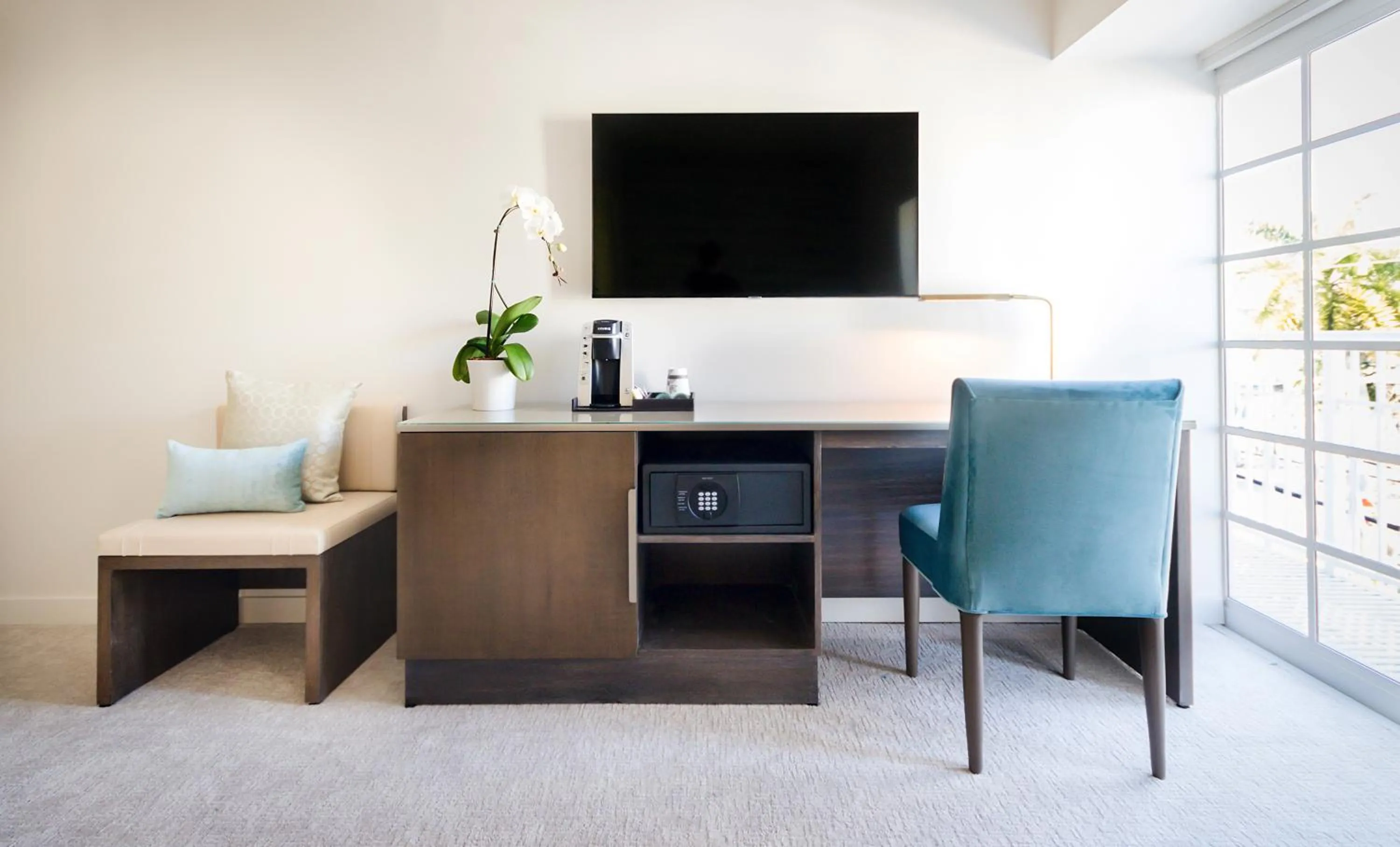 Classic 1 King with Terrace in Berkeley Park MGallery Hotel Collection