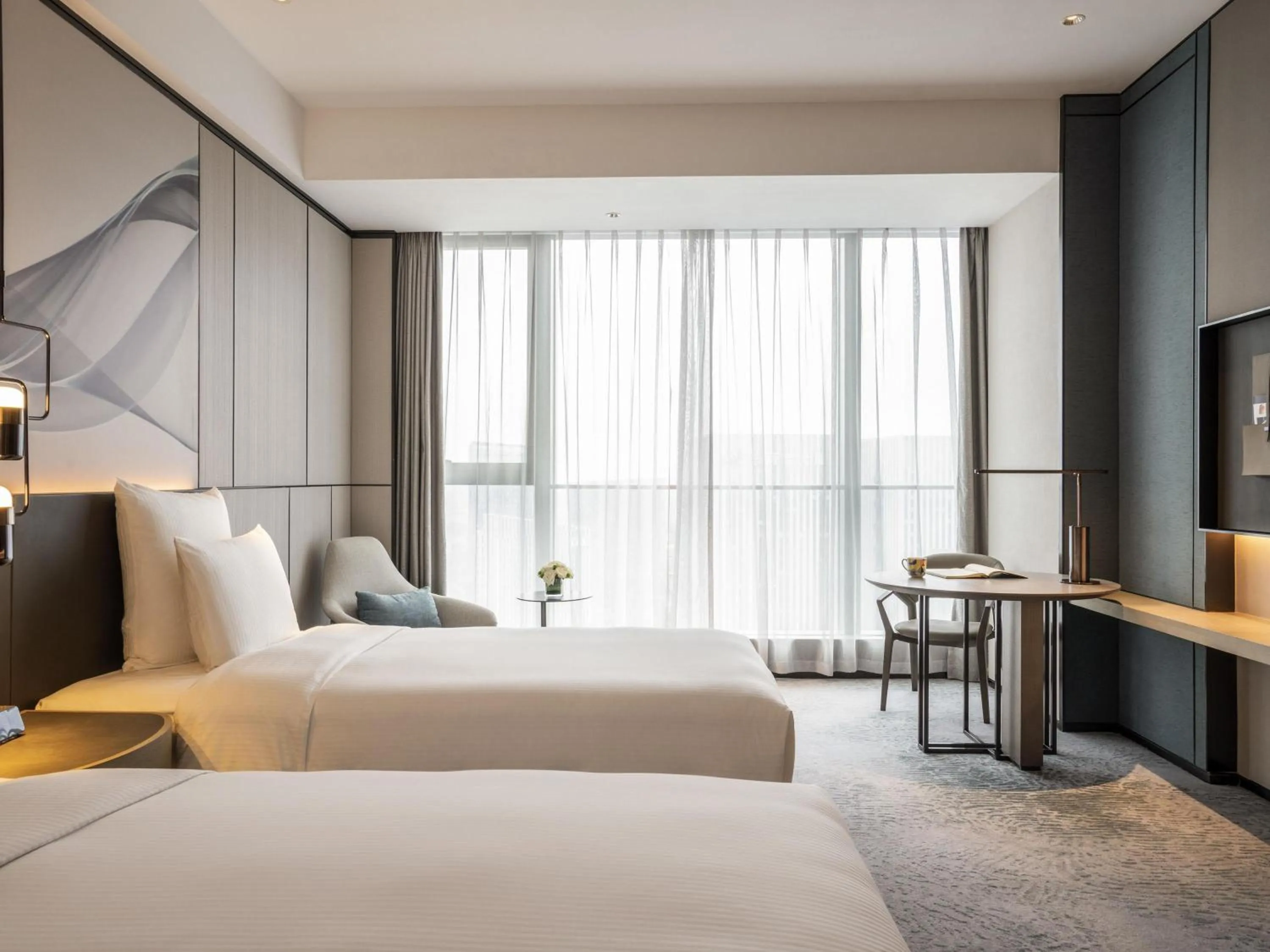 Deluxe Twin Room with City View in Pullman Jiaxing Pinghu Excellence