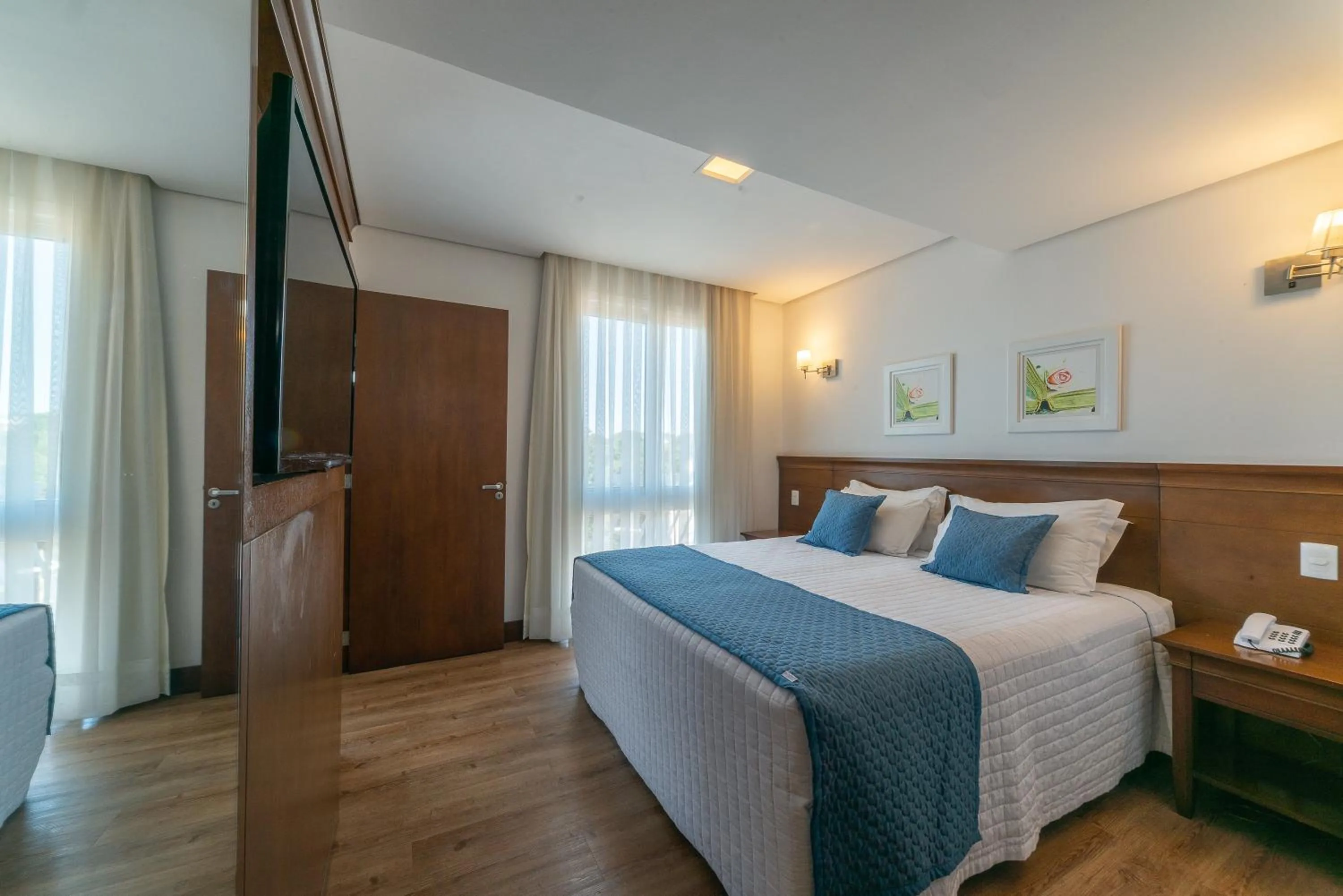 Deluxe Suite with Spa Bath in Hotel Monte Felice Centro