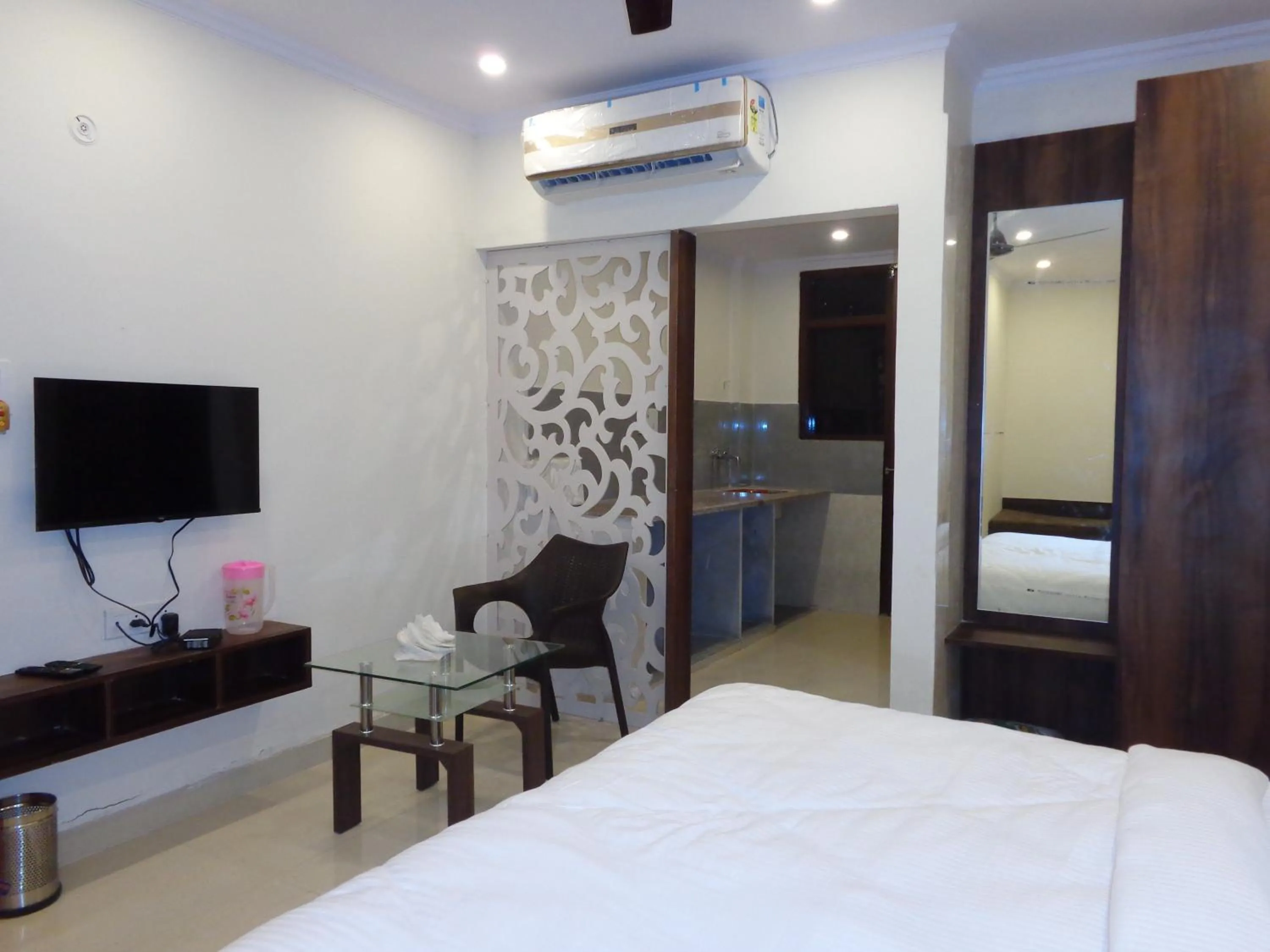 Studio with Balcony in Rukmani Inn